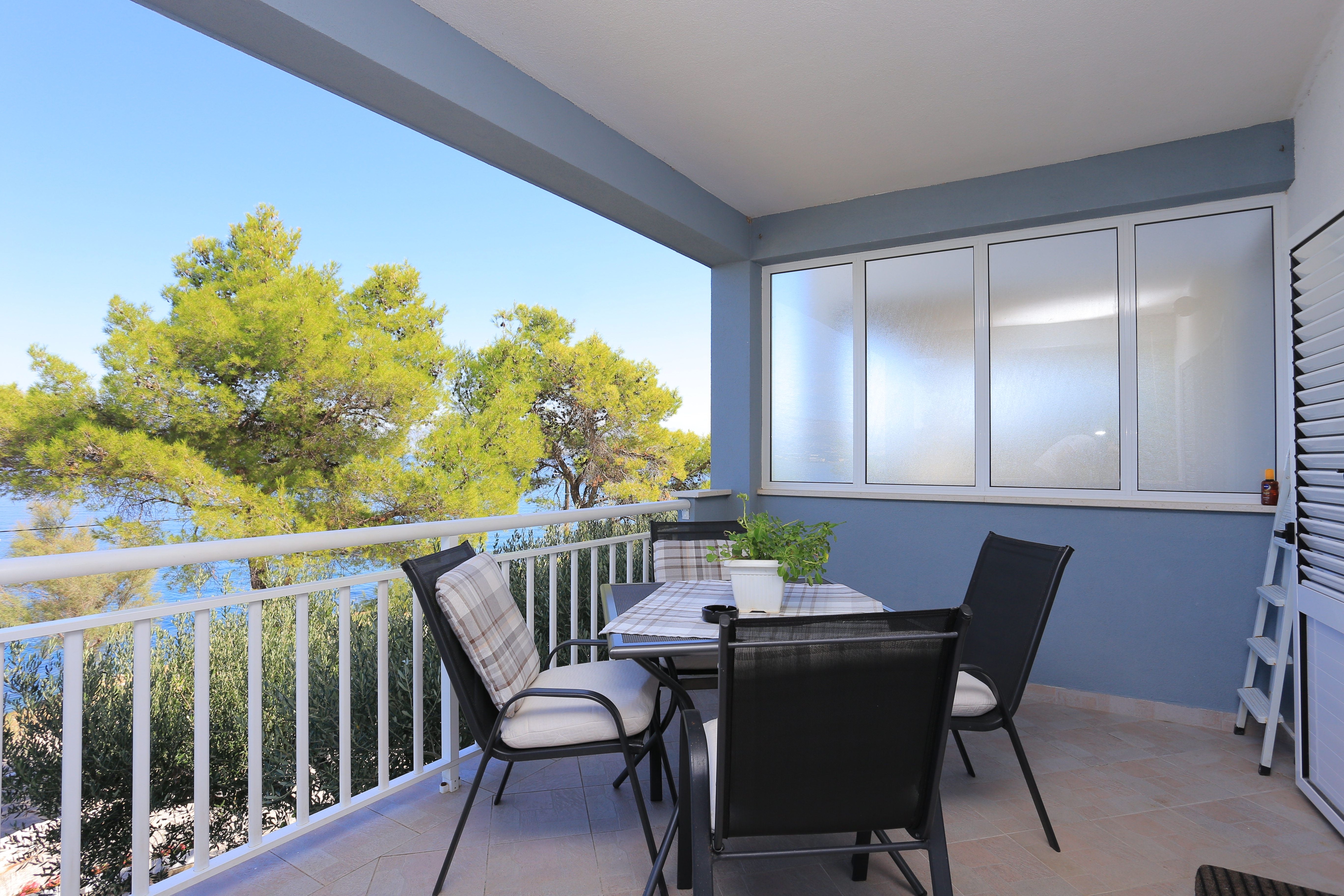 One bedroom apartment near beach Slatine, Čiovo (A-7274-b)