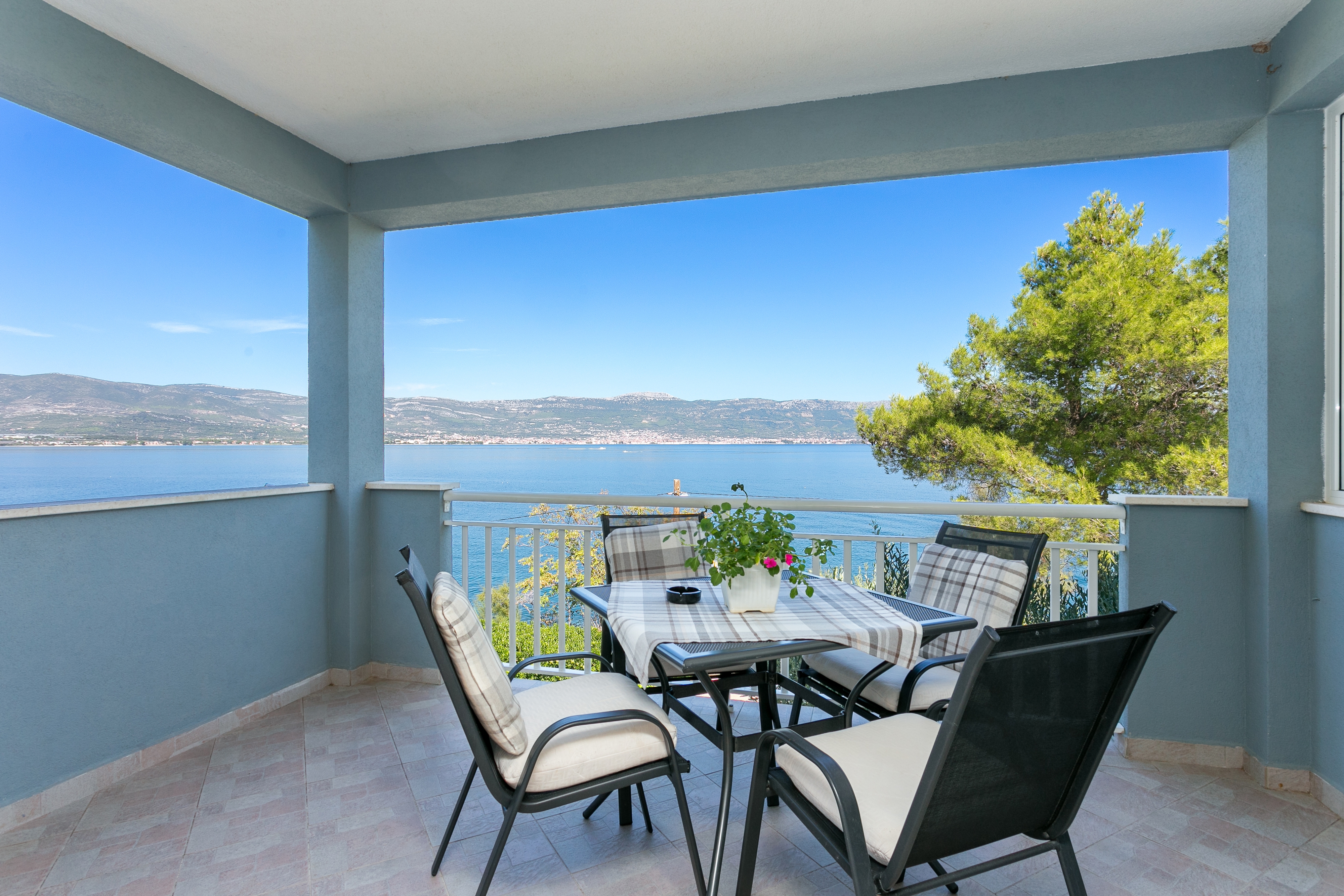 Appartement dune chambre prés de la plage Slatine, Ciovo (A-7274-b)