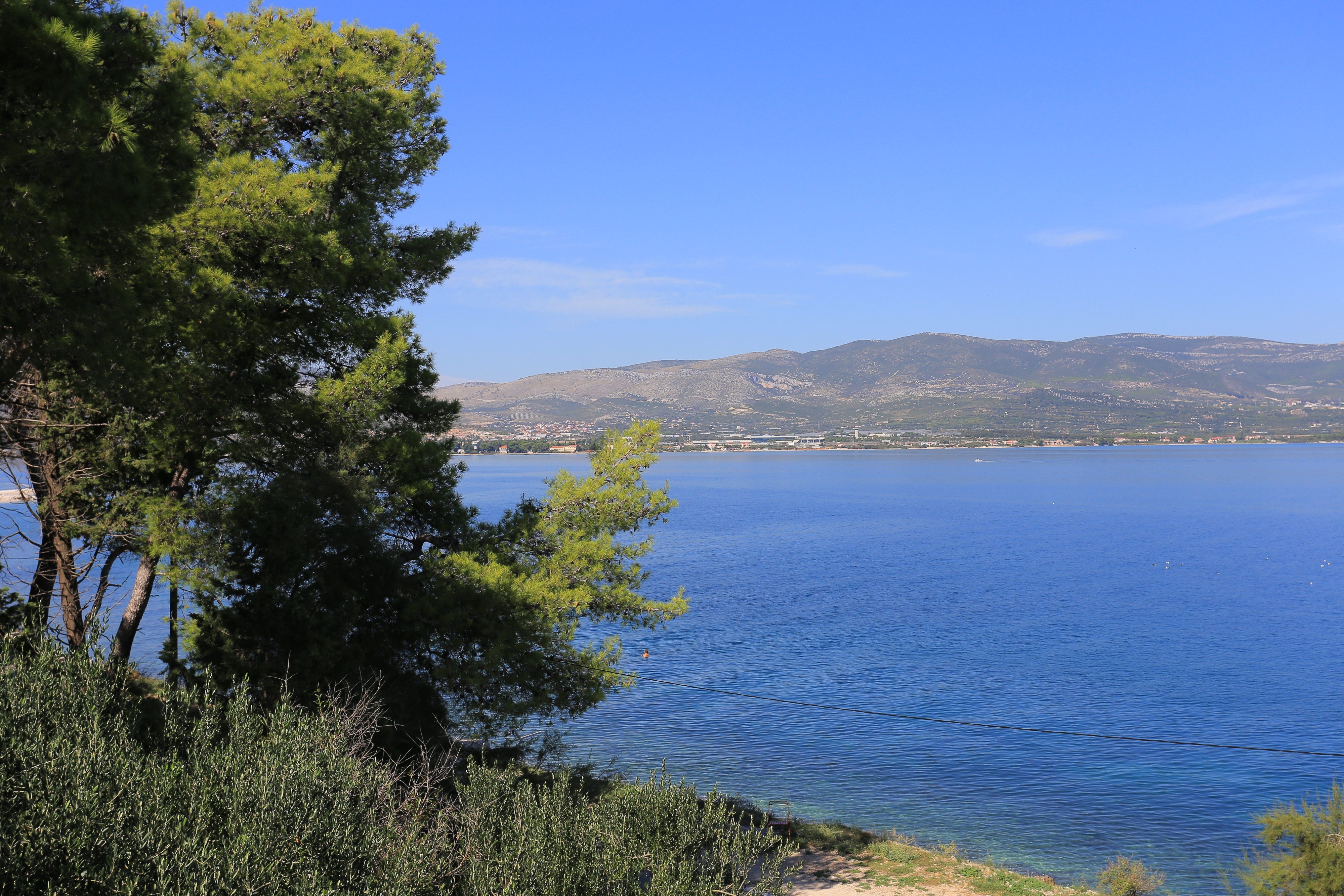 One bedroom apartment near beach Slatine, Čiovo  A-b