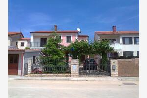 Apartments with a parking space Fažana - 7281