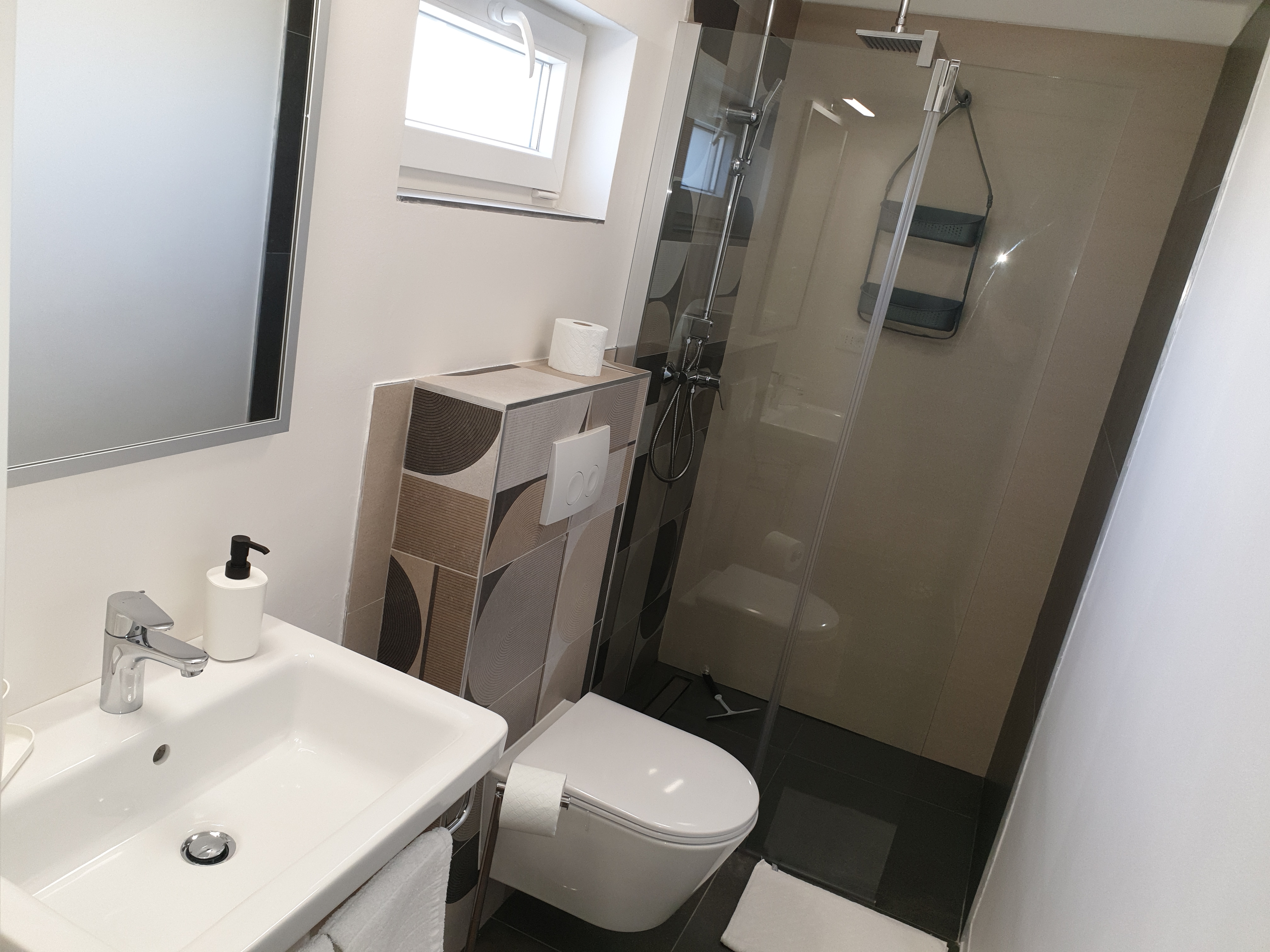One bedroom apartment with terrace Valbandon, Fažana  A-b