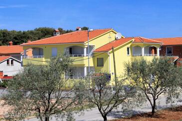 Property Fažana, Fažana, Property 7302 - Apartments with pebble beach.