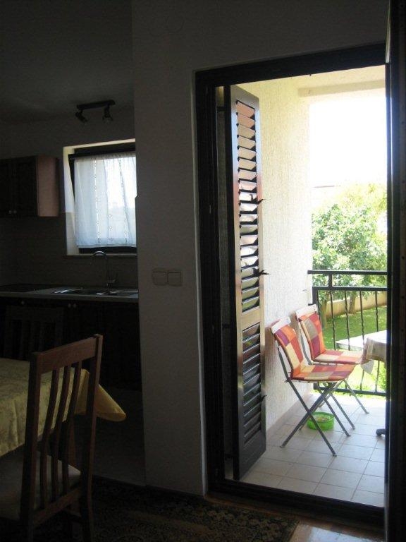 One bedroom apartment with terrace Valbandon, Fažana  A-b