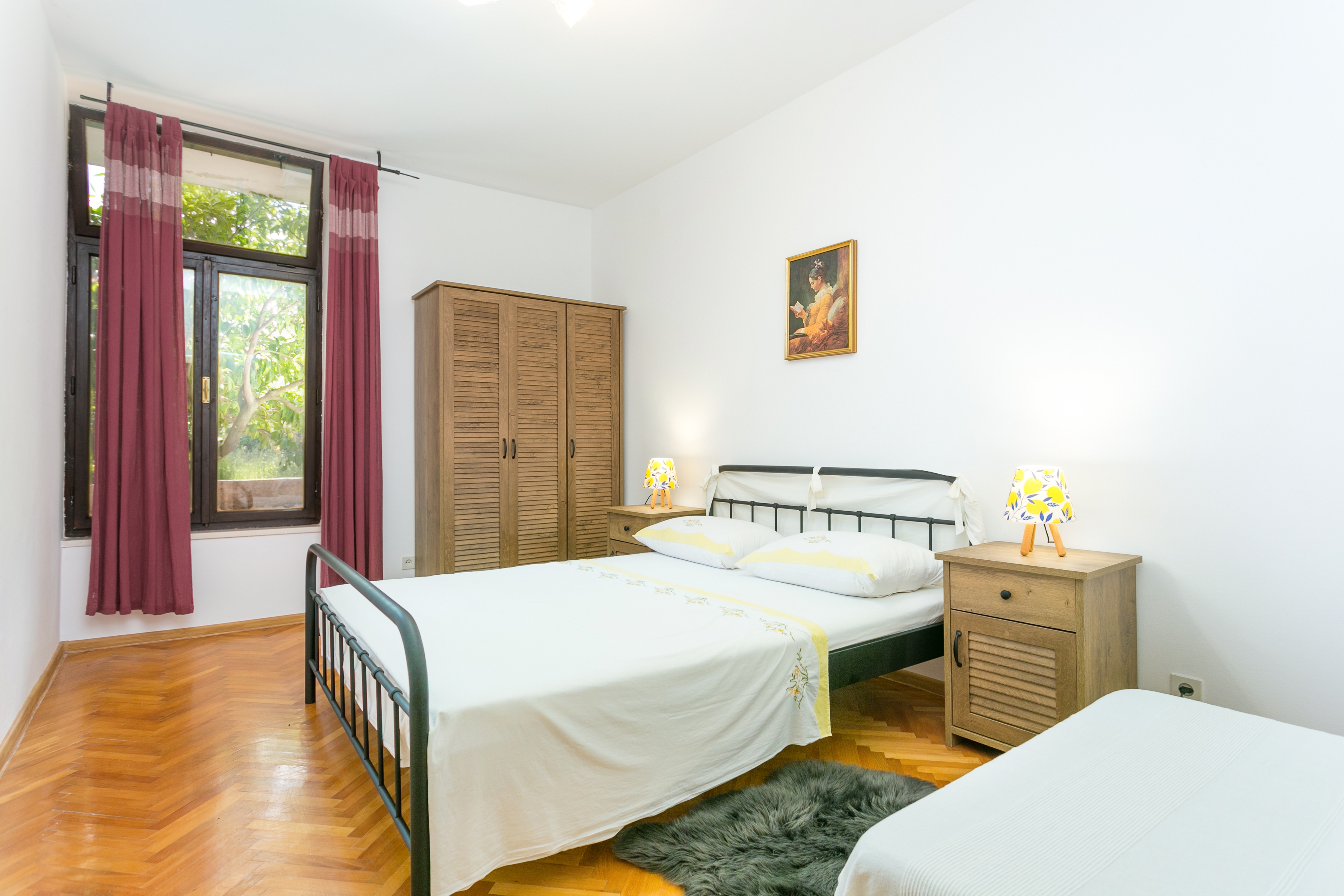 Three bedroom apartment with terrace and sea view Mirca, Brač  A-a