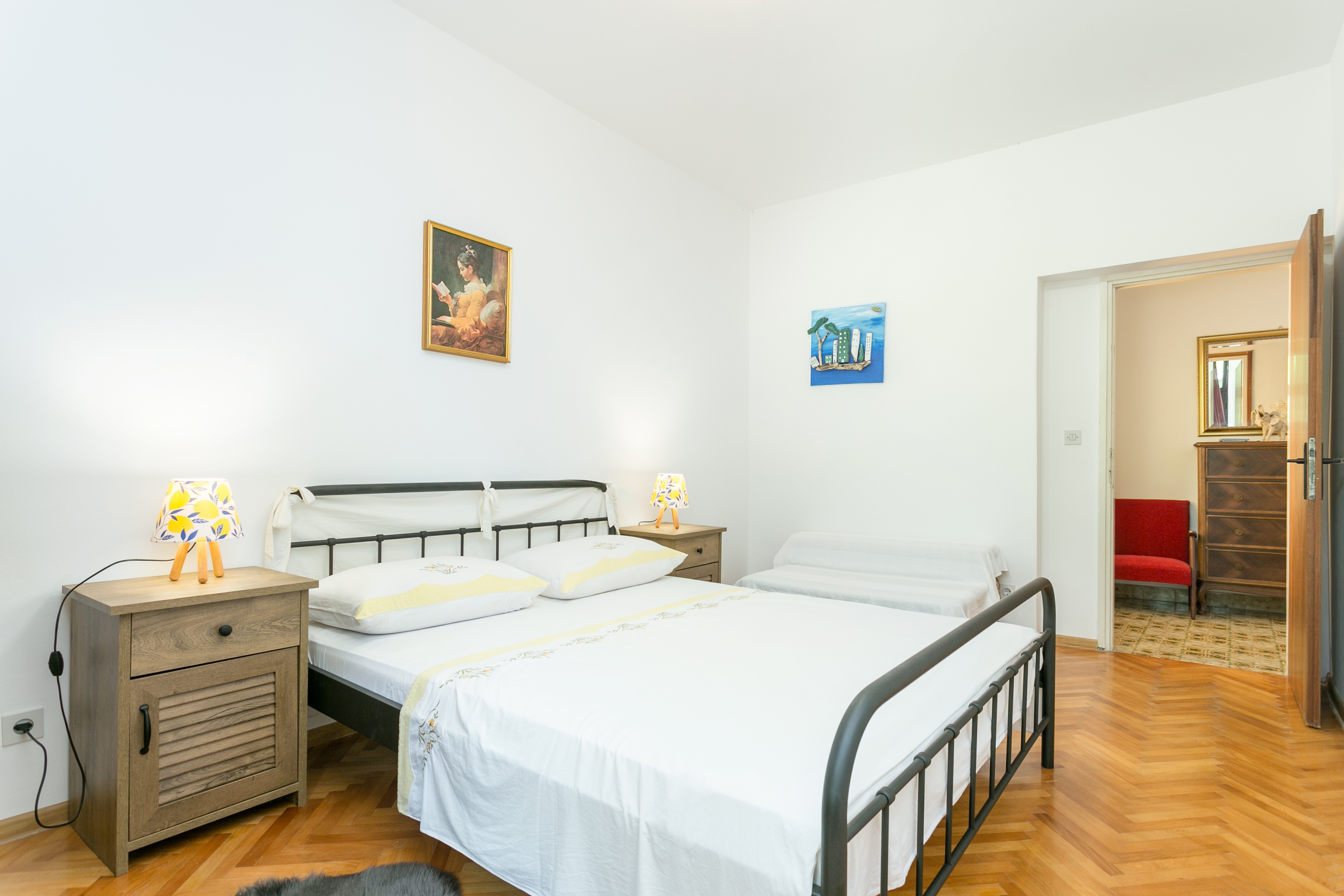Three bedroom apartment with terrace and sea view Mirca, Brač  A-a