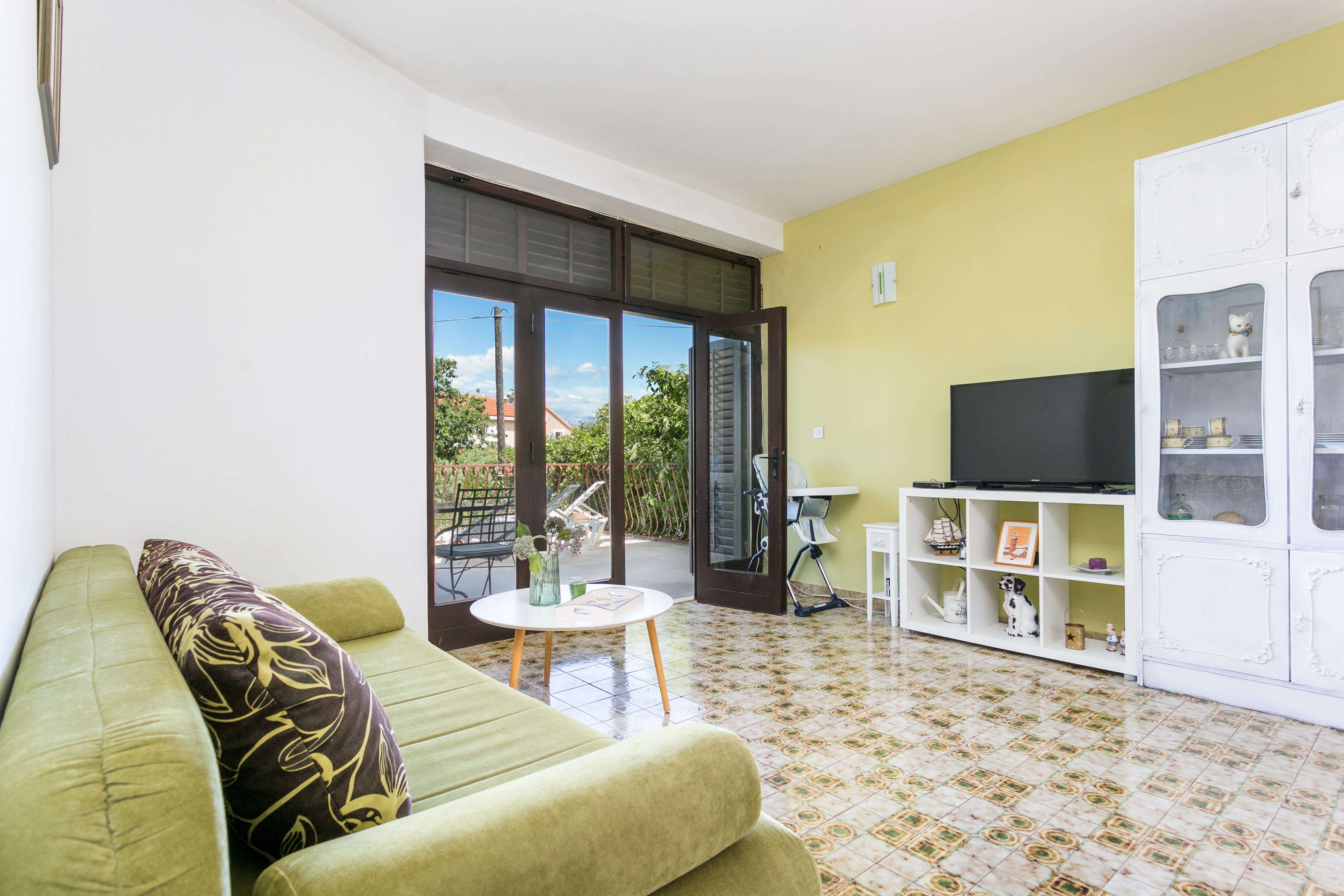 Three bedroom apartment with terrace and sea view Mirca, Brač (A-732-a) Three bedroom apartment with terrace and sea view Mirca, Brač (A-732-a)