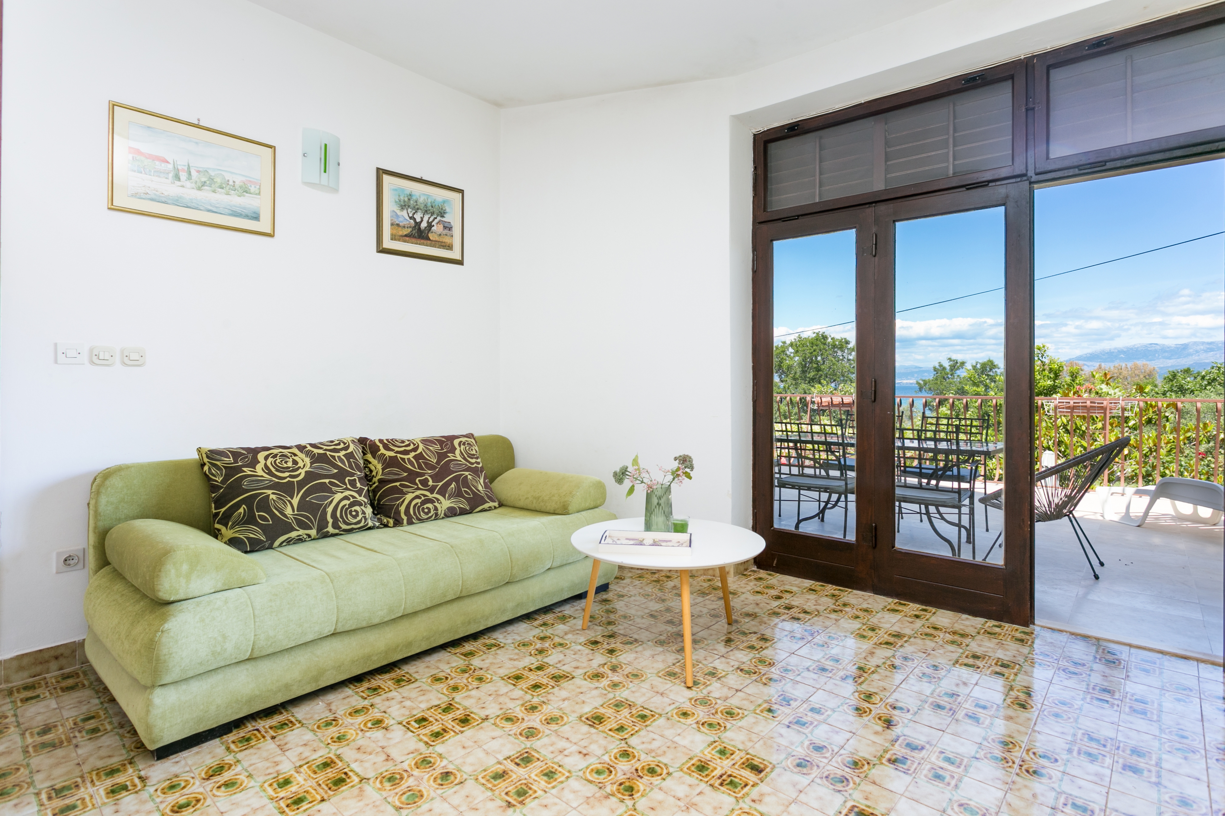 Three bedroom apartment with terrace and sea view Mirca (Brač) (A-732-a)