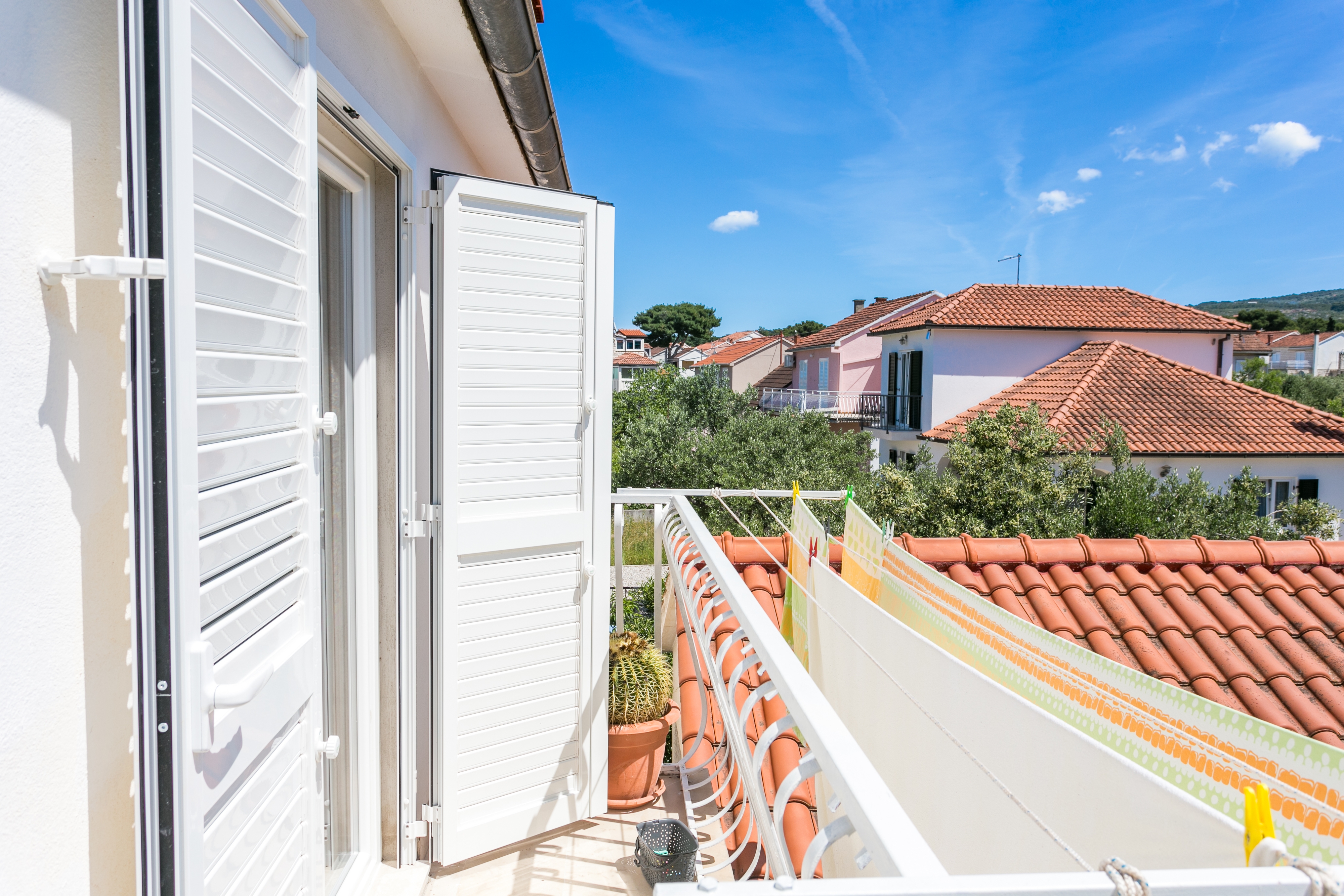 Three bedroom apartment with terrace and sea view Mirca, Brač  A-b