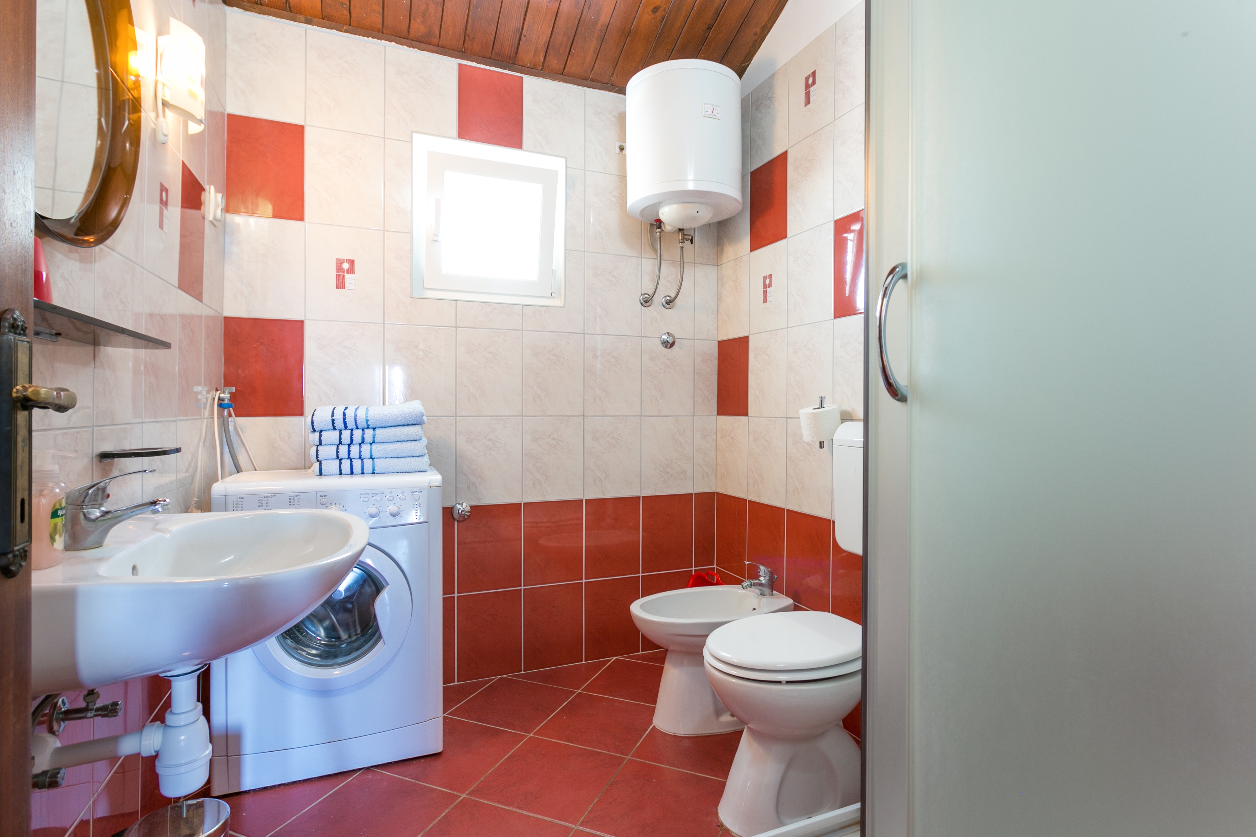 Three bedroom apartment with terrace and sea view Mirca, Brač  A-b