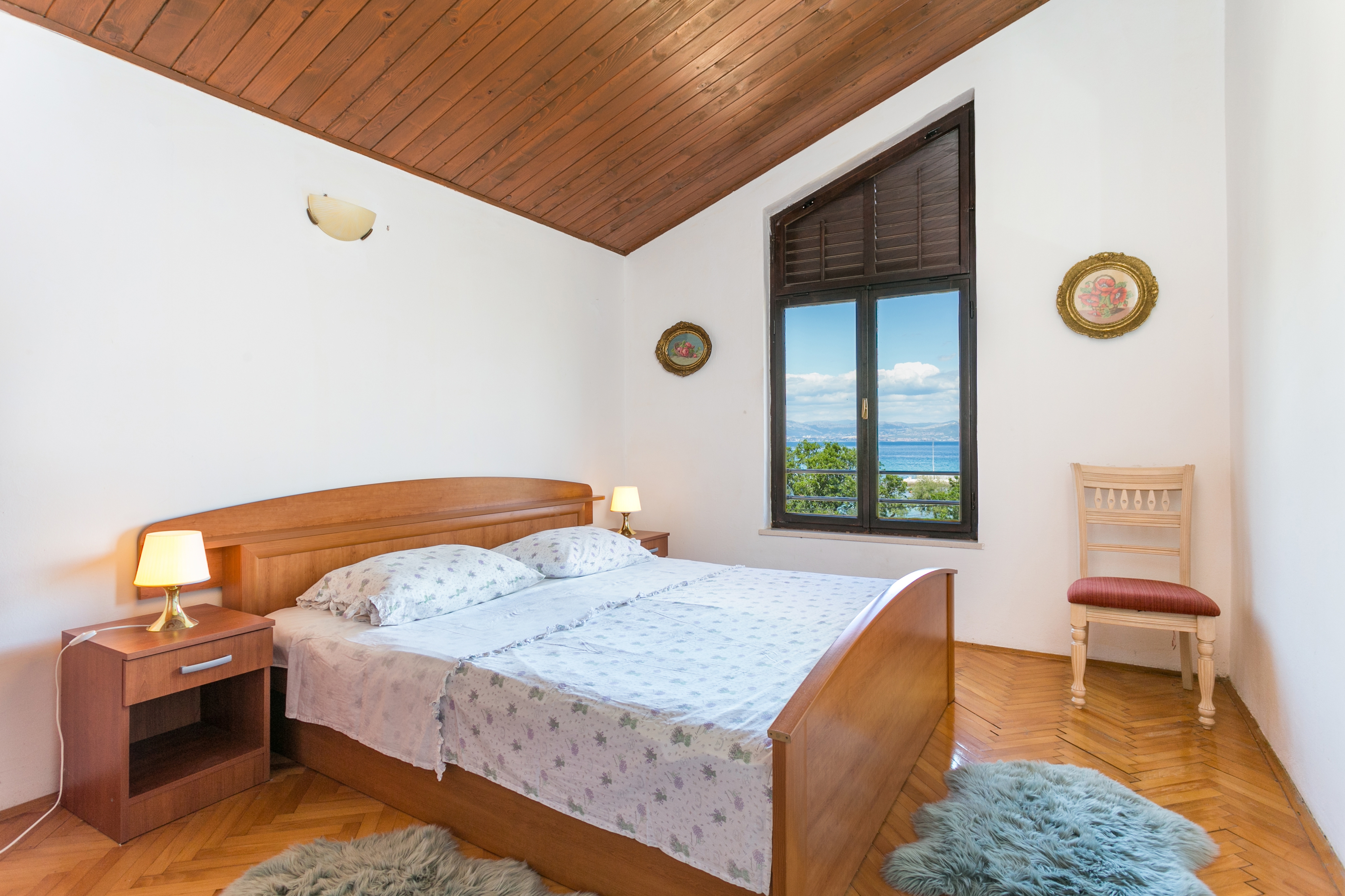Three bedroom apartment with terrace and sea view Mirca, Brač  A-b