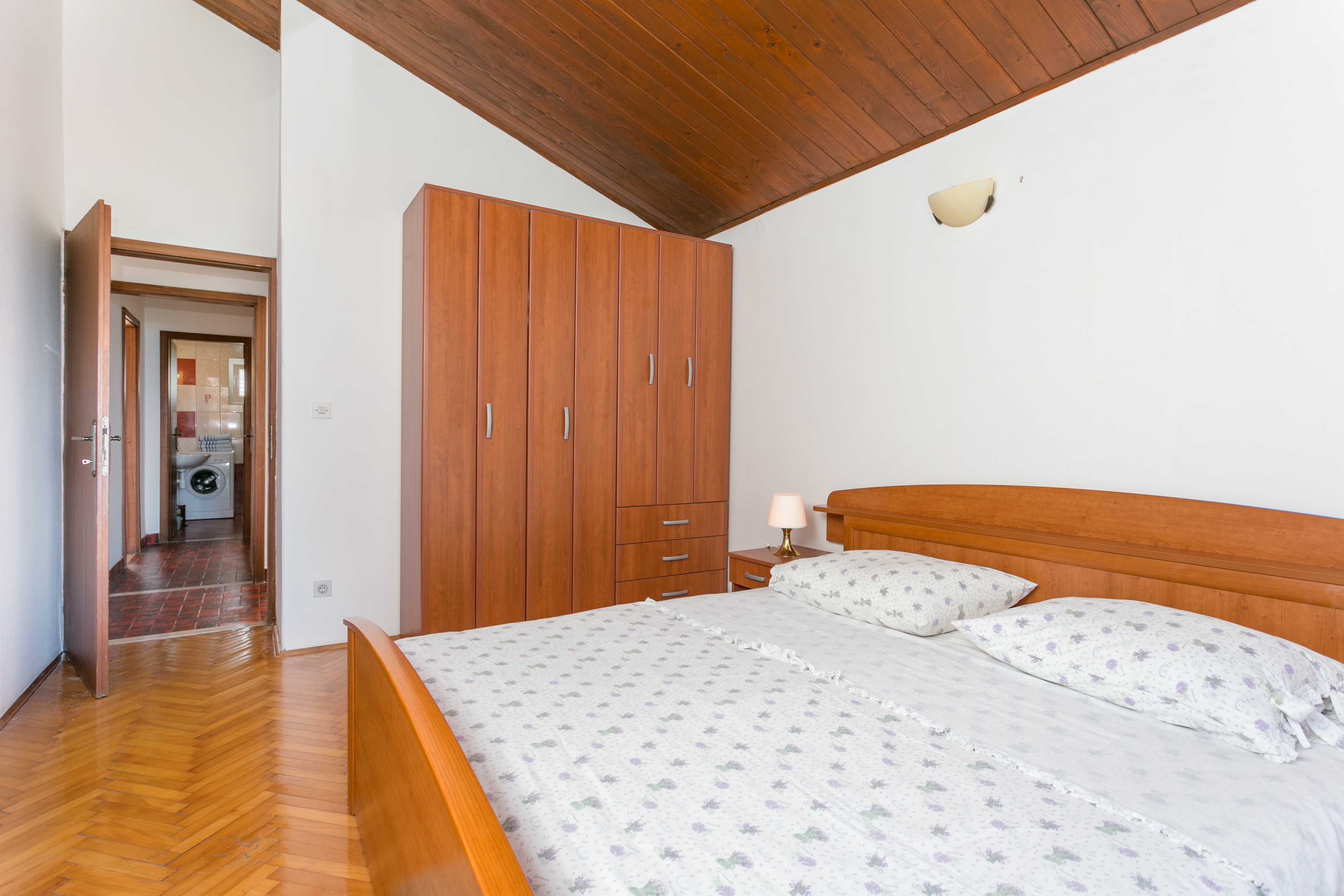 Three bedroom apartment with terrace and sea view Mirca, Brač  A-b