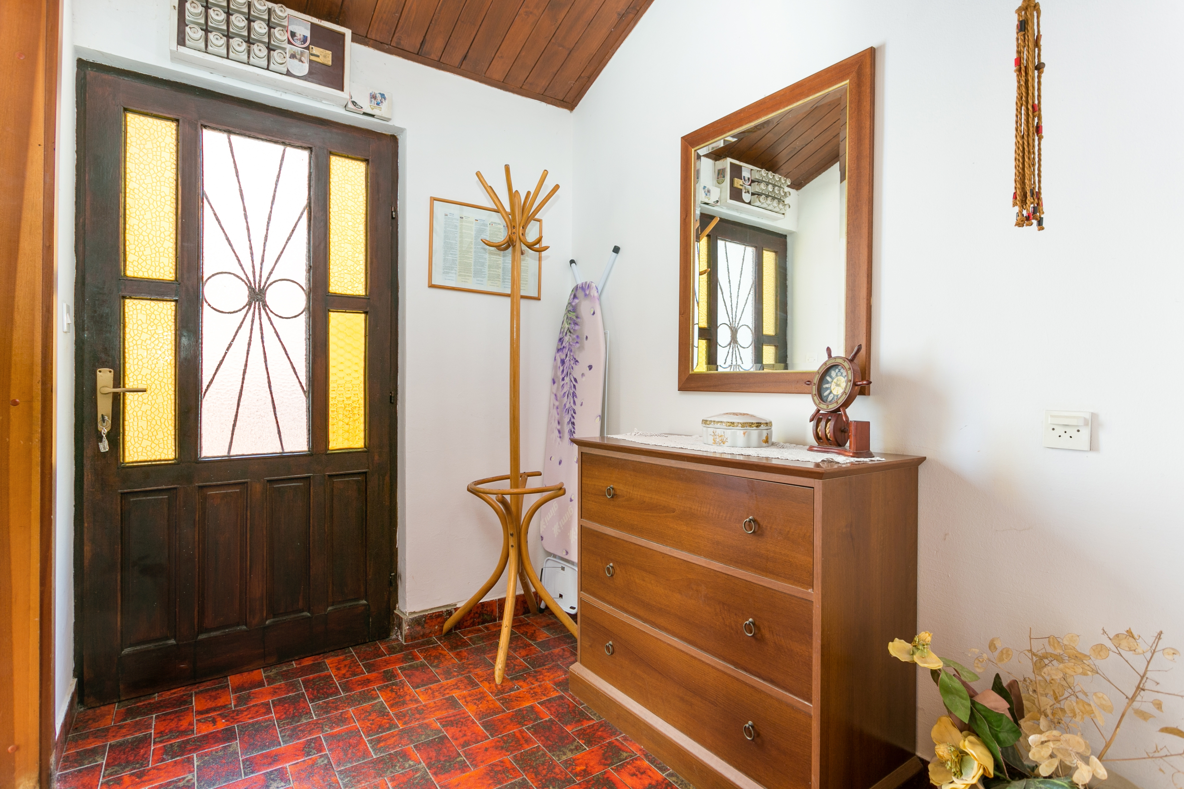 Three bedroom apartment with terrace and sea view Mirca, Brač  A-b