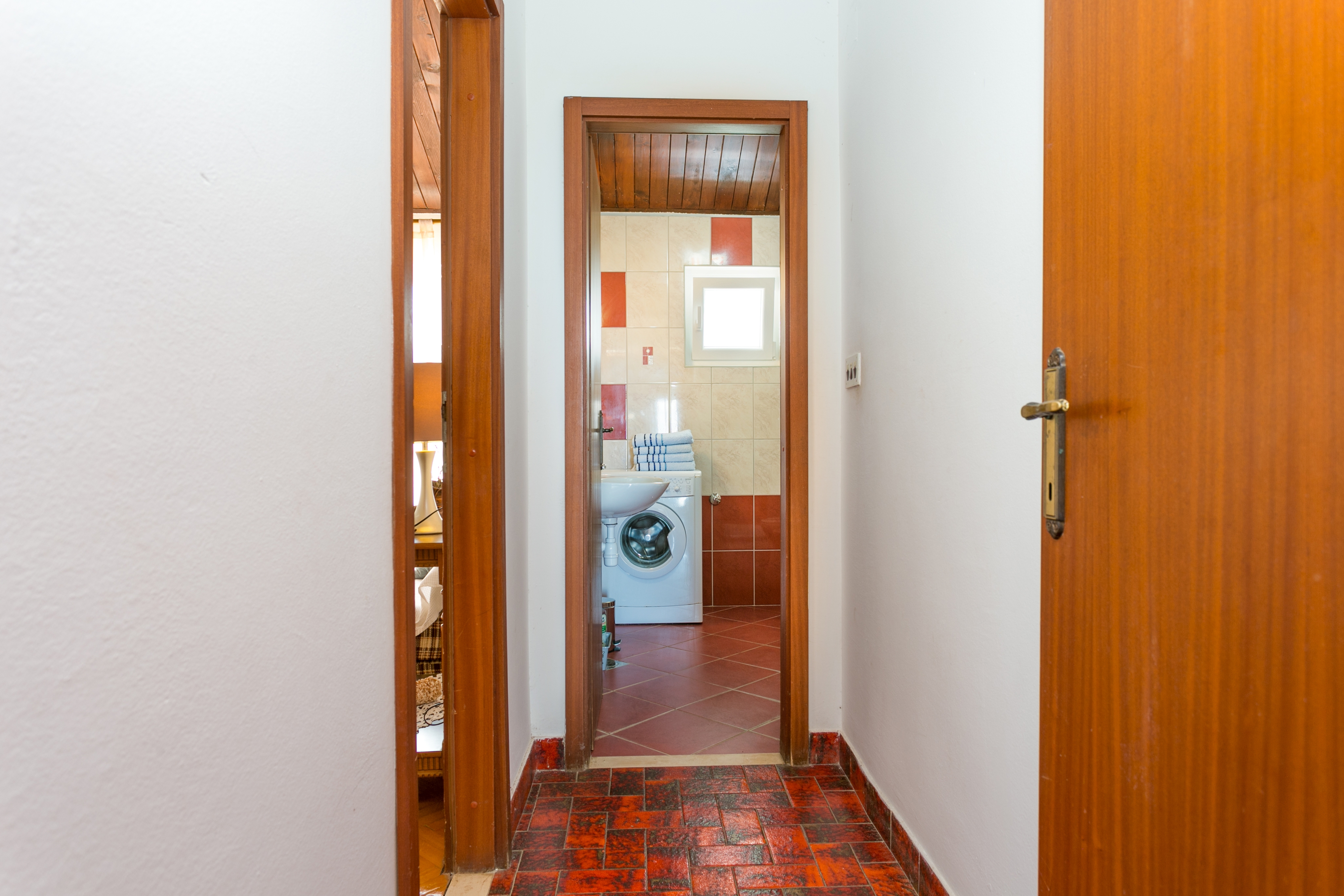 Three bedroom apartment with terrace and sea view Mirca, Brač  A-b