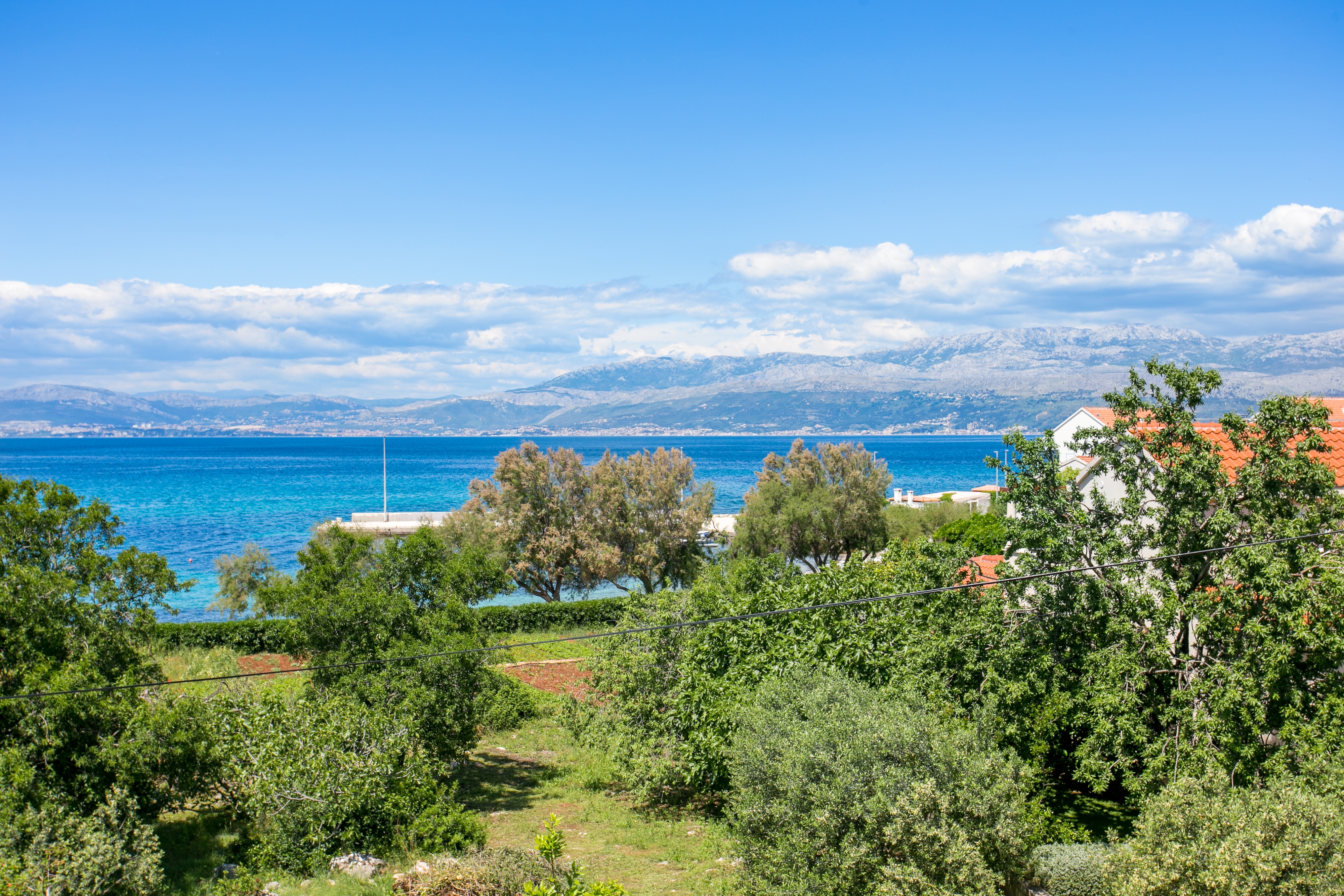 Three bedroom apartment with terrace and sea view Mirca, Brač  A-b
