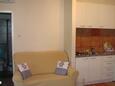 Medulin, Comedor in the apartment, air condition available, (pet friendly) y WiFi.