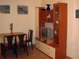 Medulin, Sala da pranzo nell'alloggi del tipo apartment, condizionatore disponibile, animali domestici ammessi e WiFi.