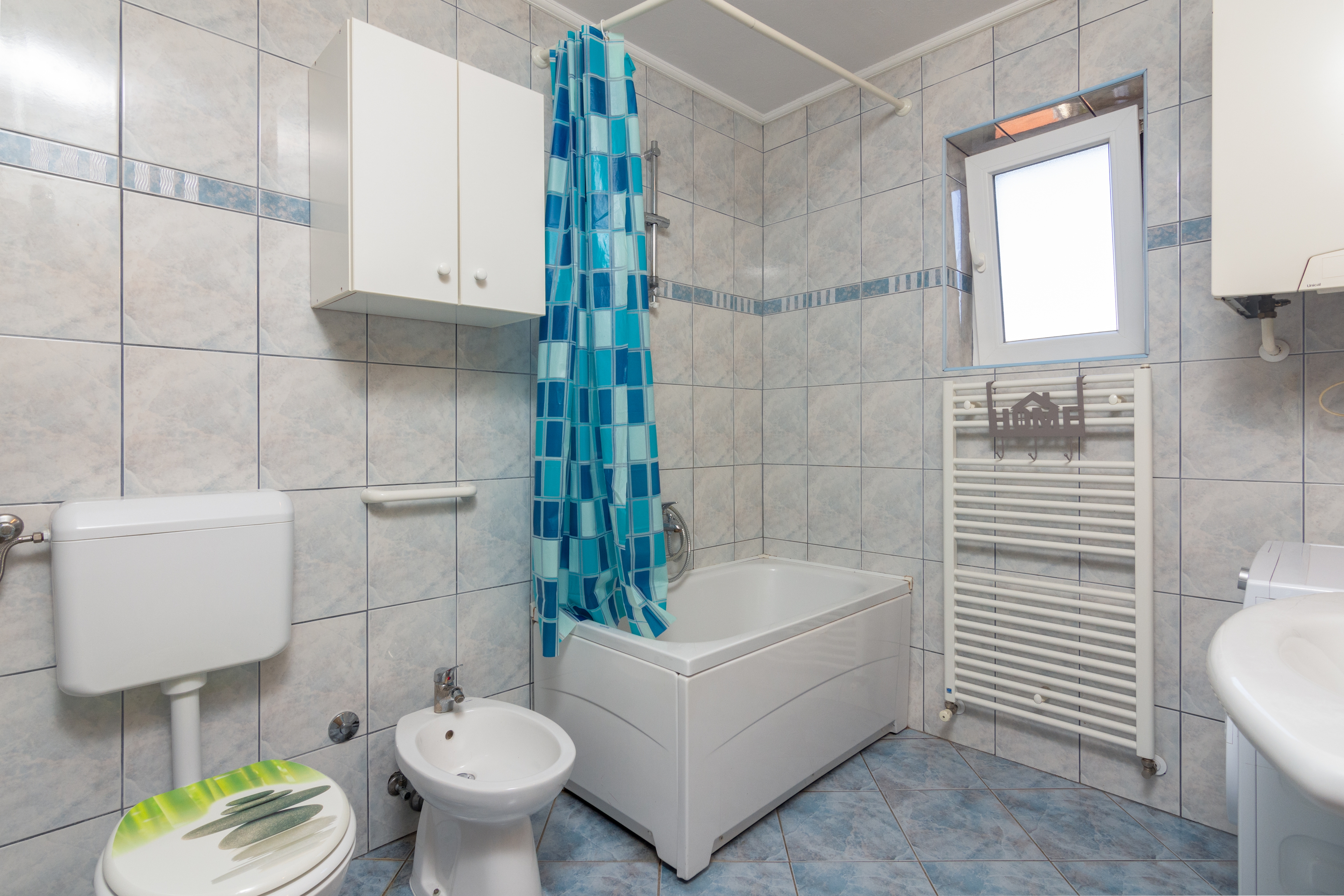 Three bedroom apartment with terrace Valbandon, Fažana  A-a