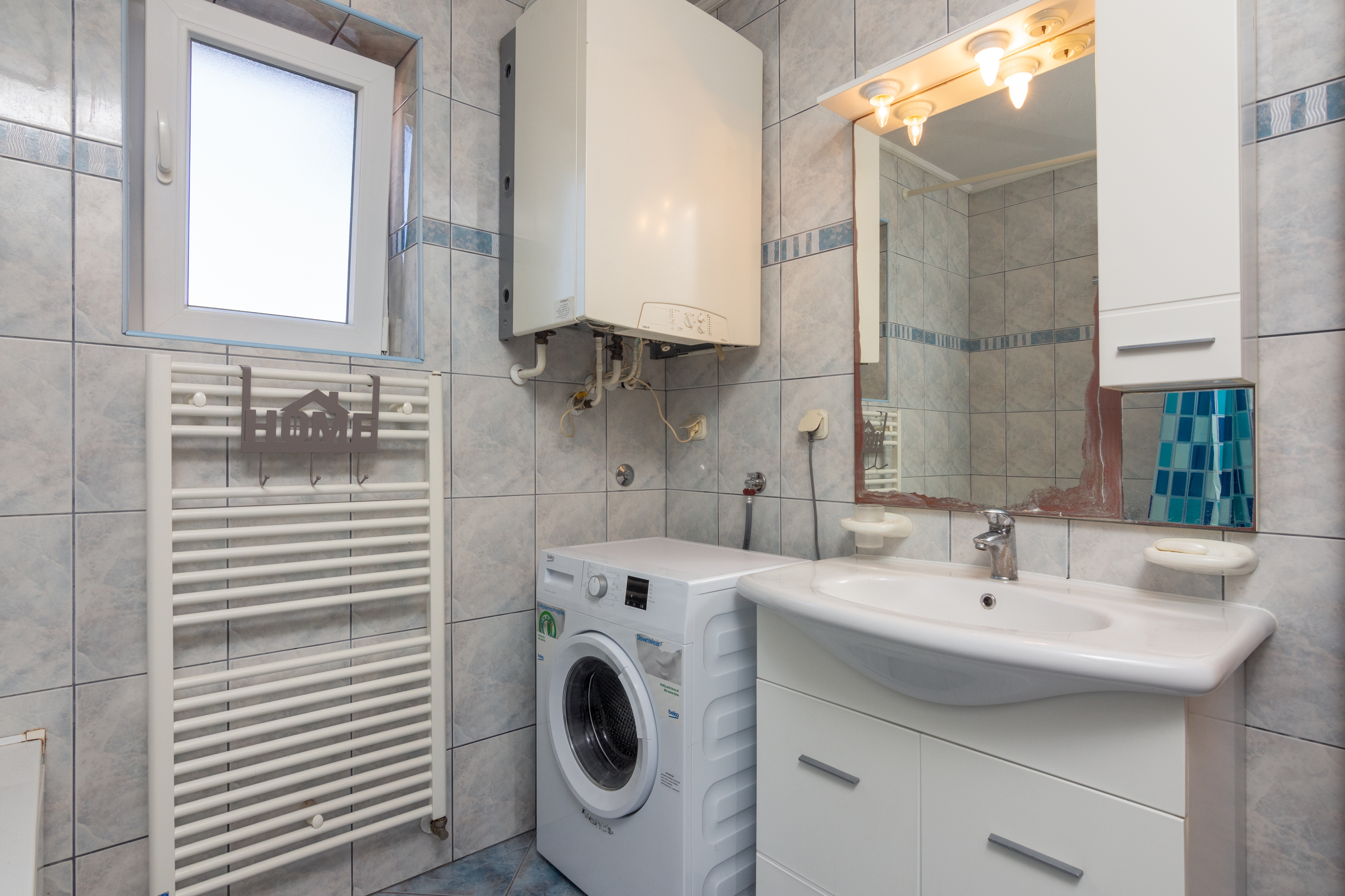 Three bedroom apartment with terrace Valbandon, Fažana  A-a