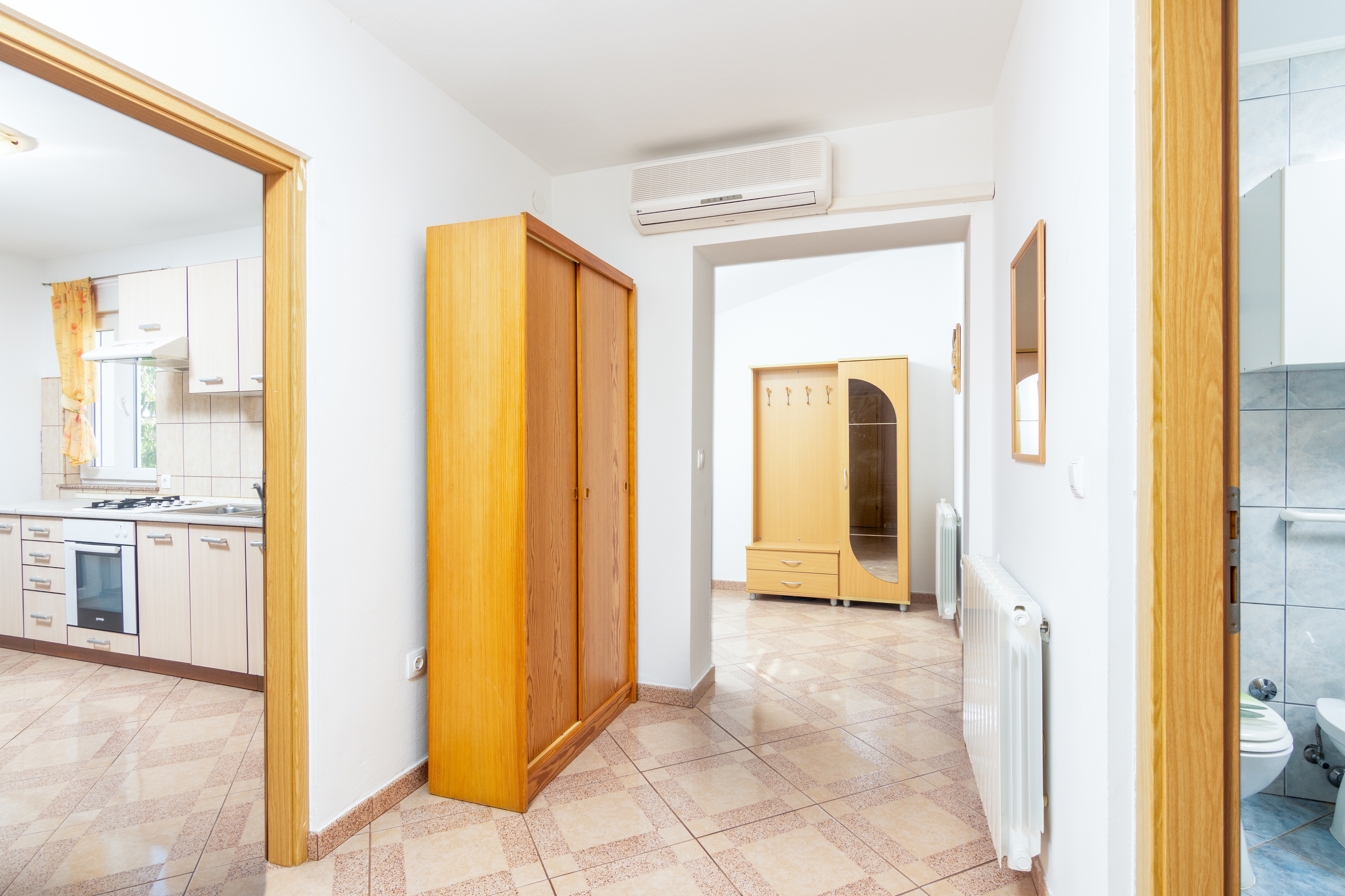 Three bedroom apartment with terrace Valbandon, Fažana  A-a