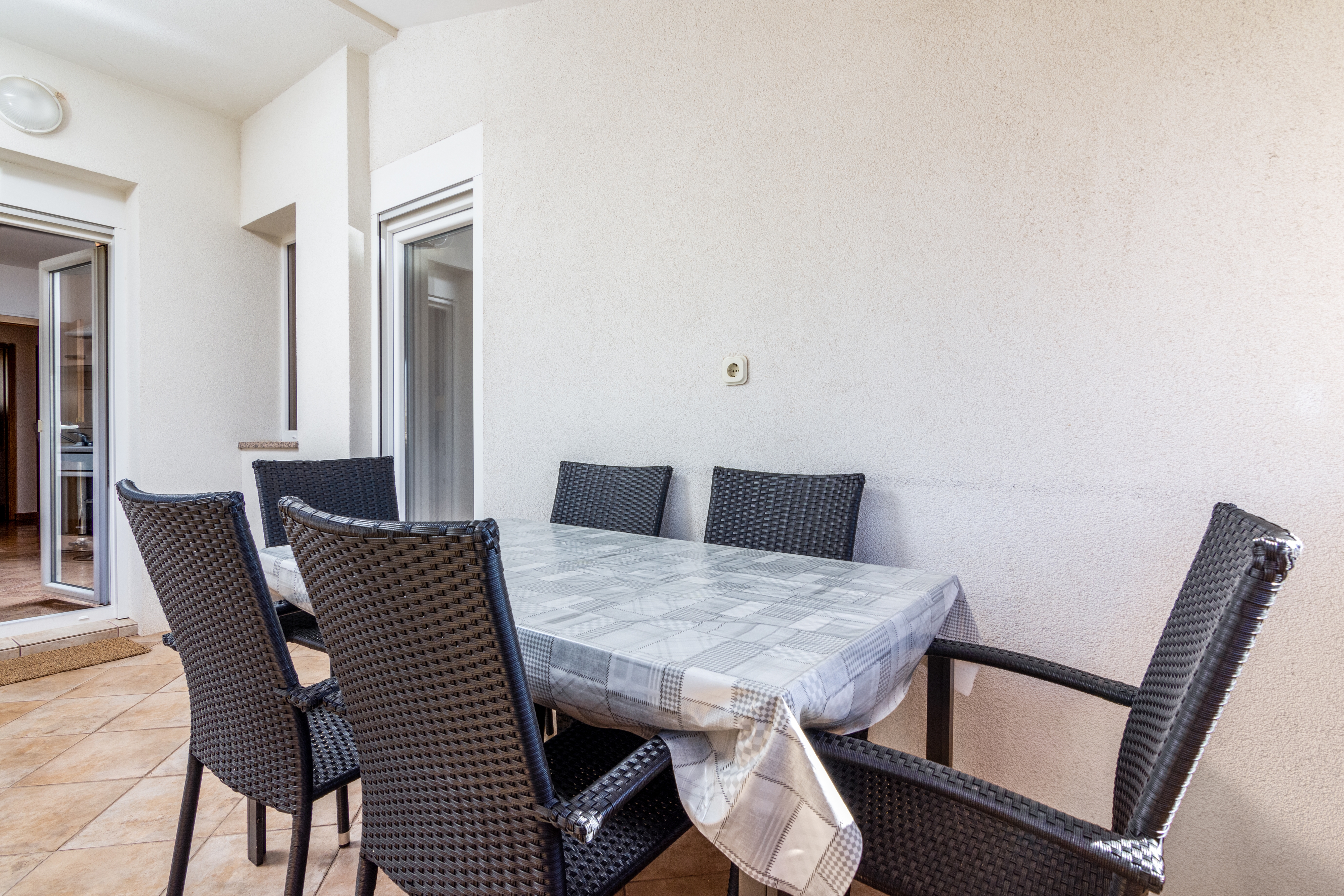 Three bedroom apartment with terrace Valbandon, Fažana  A-a