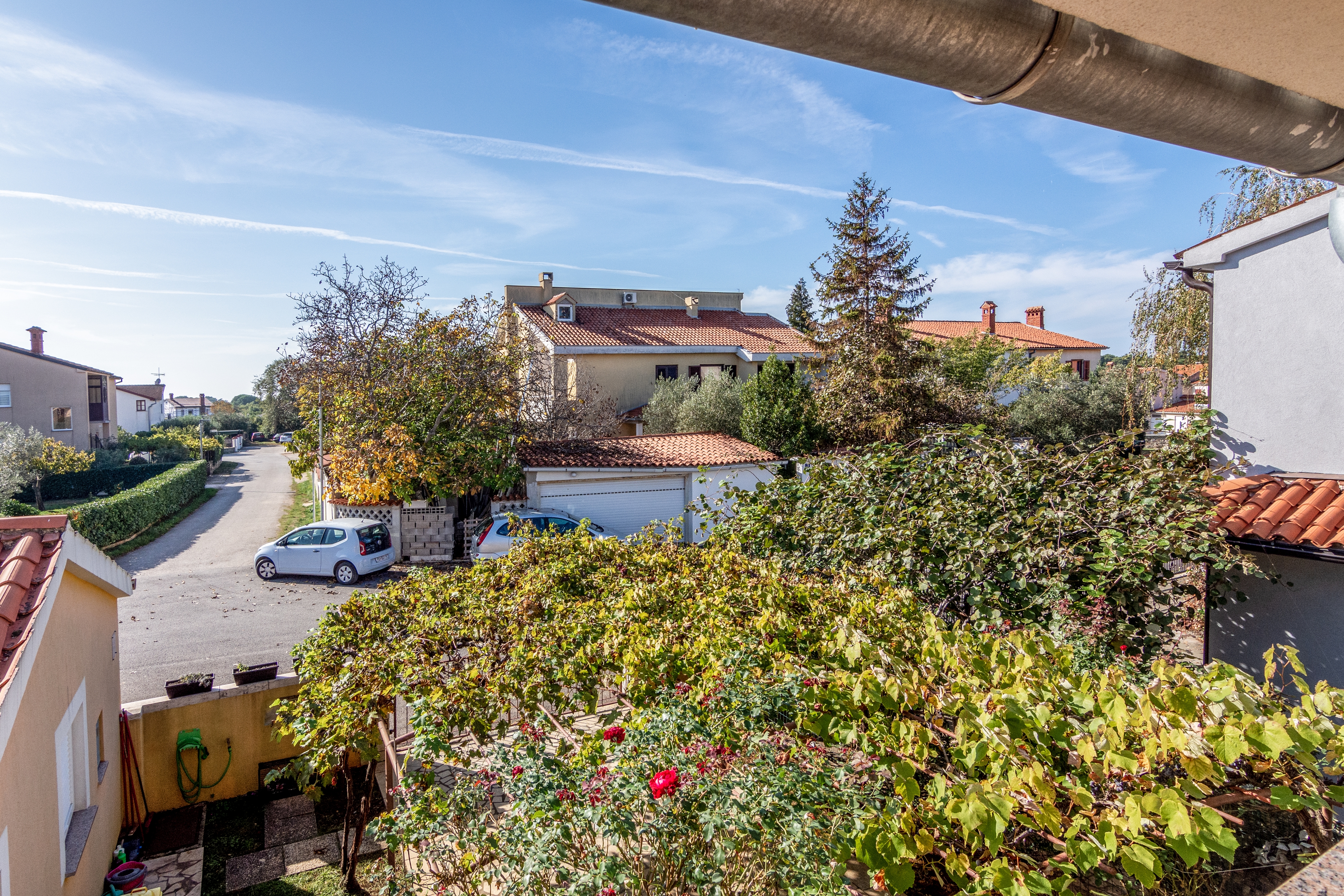 Three bedroom apartment with terrace Valbandon, Fažana  A-a
