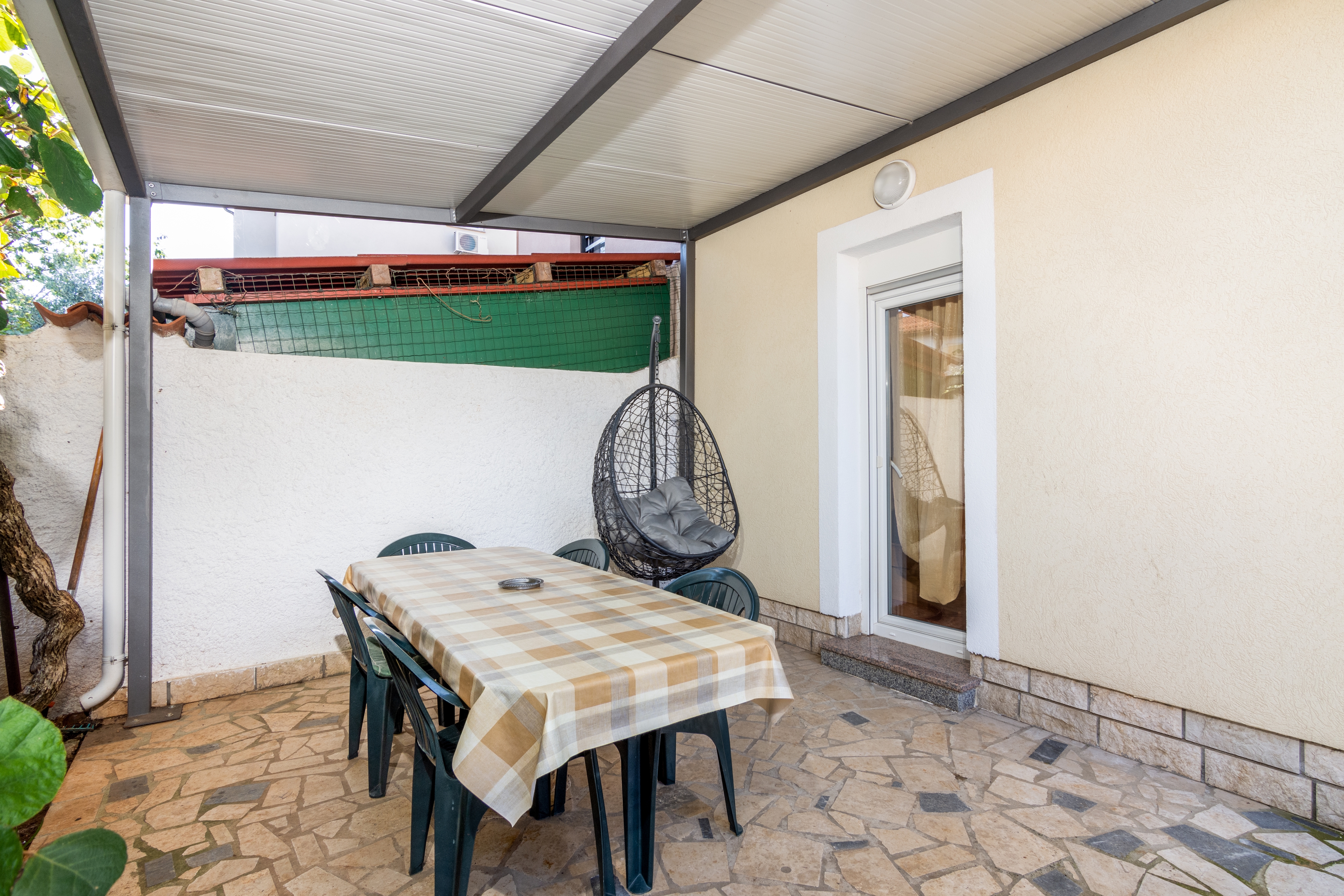 One bedroom apartment with terrace Valbandon, Fažana  A-b