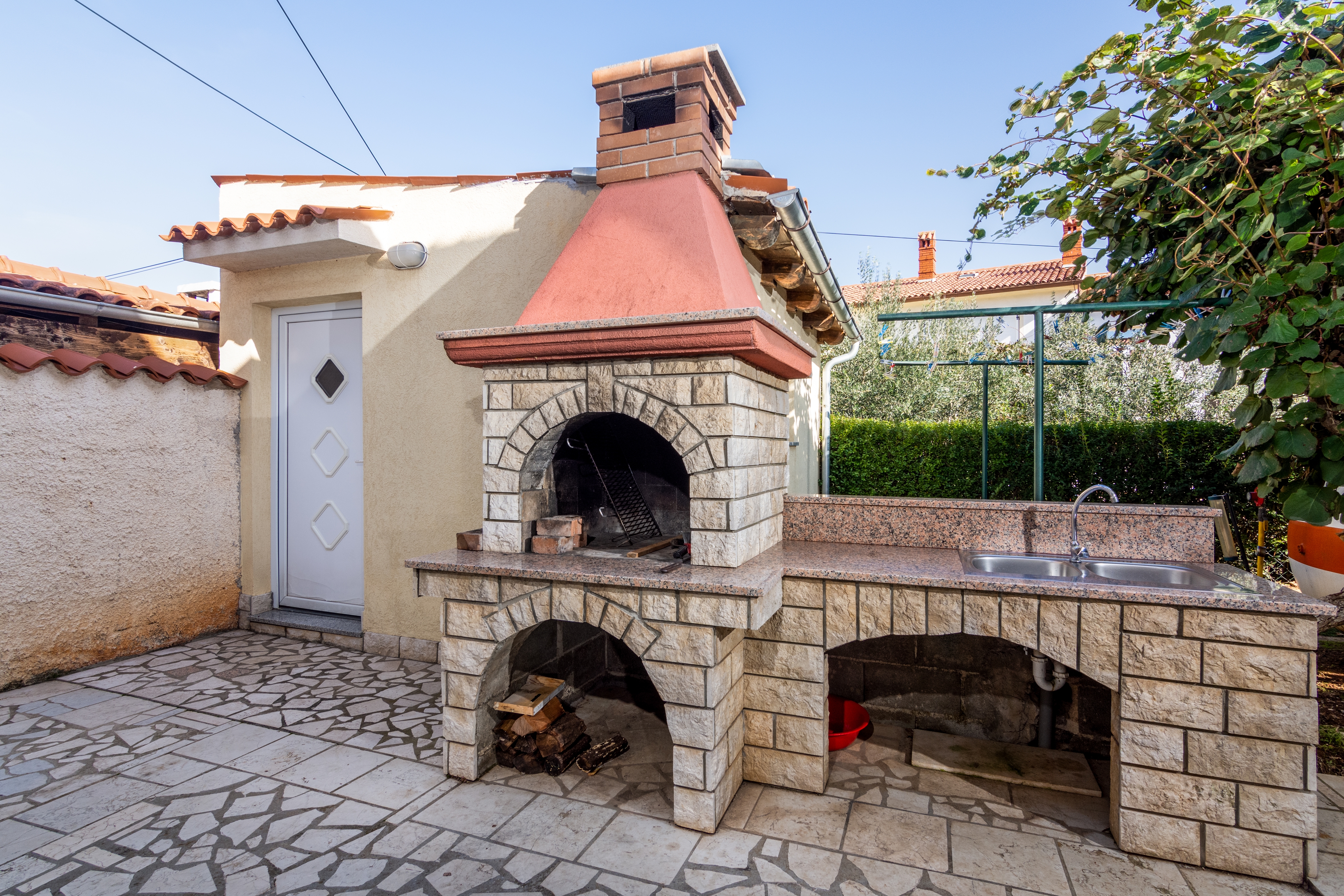 One bedroom apartment with terrace Valbandon, Fažana  A-b
