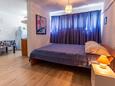Bedroom Pula, Bedroom in the studio-apartment, air condition available and WiFi.