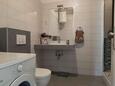 Ванная комната Postira, Ванная комната в размещении типа apartment, Домашние животные допускаются и WiFi.