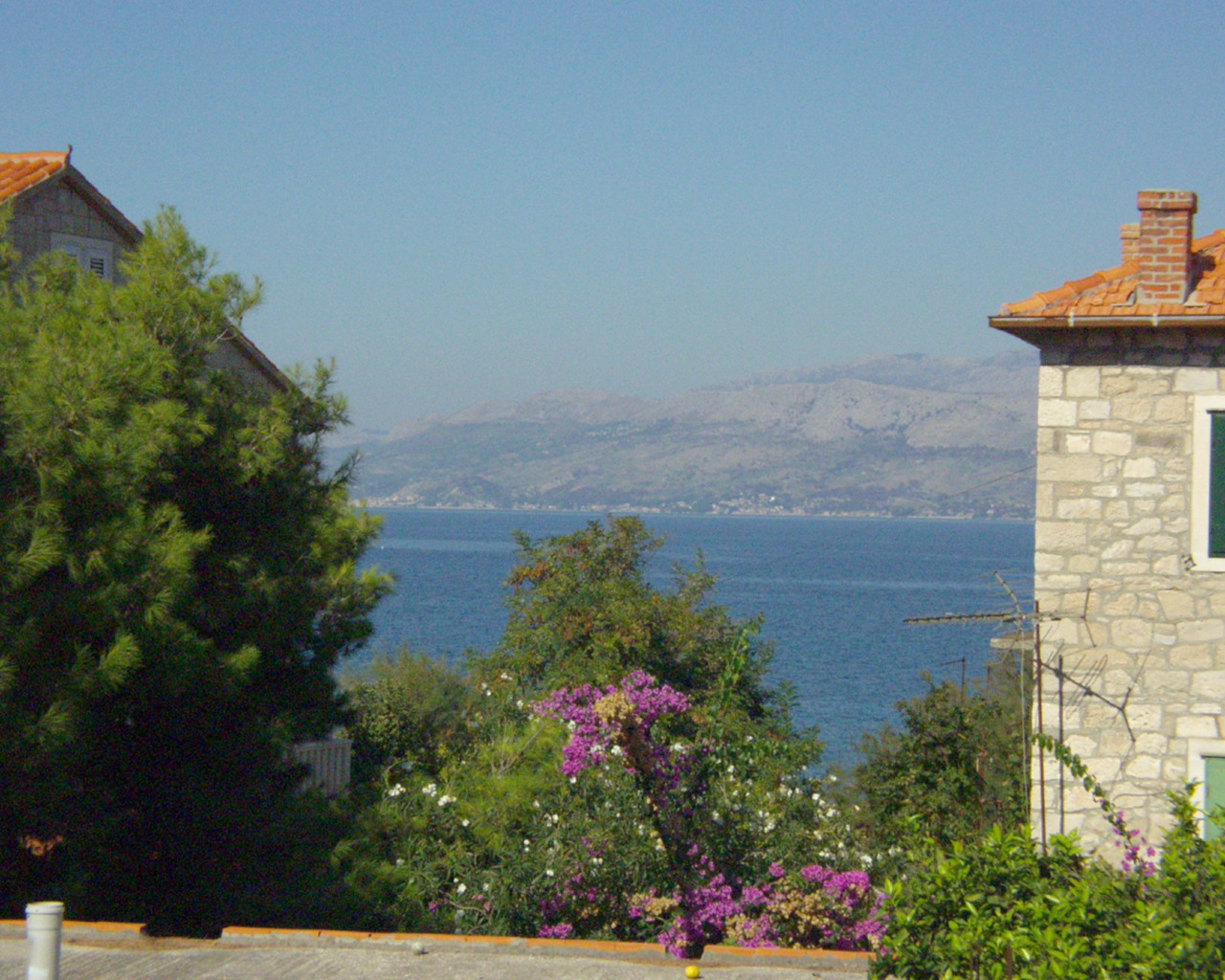 Two bedroom apartment with terrace and sea view Postira, Brač  A-b
