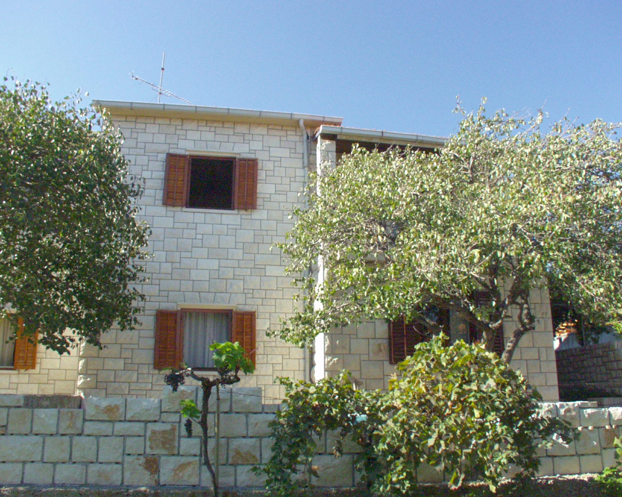 Two bedroom apartment with terrace and sea view Postira, Brač (A-738-b) Two bedroom apartment with terrace and sea view Postira, Brač (A-738-b)