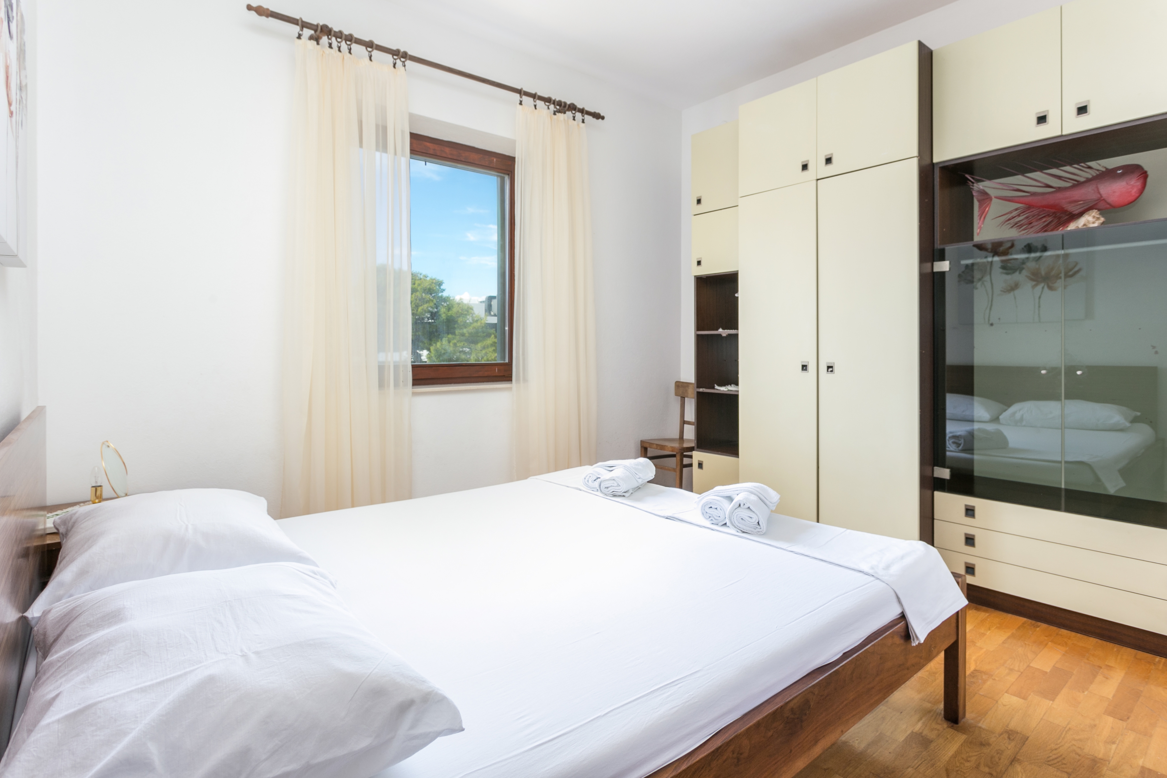 Three bedroom apartment with terrace and sea view Postira, Brač  A-b
