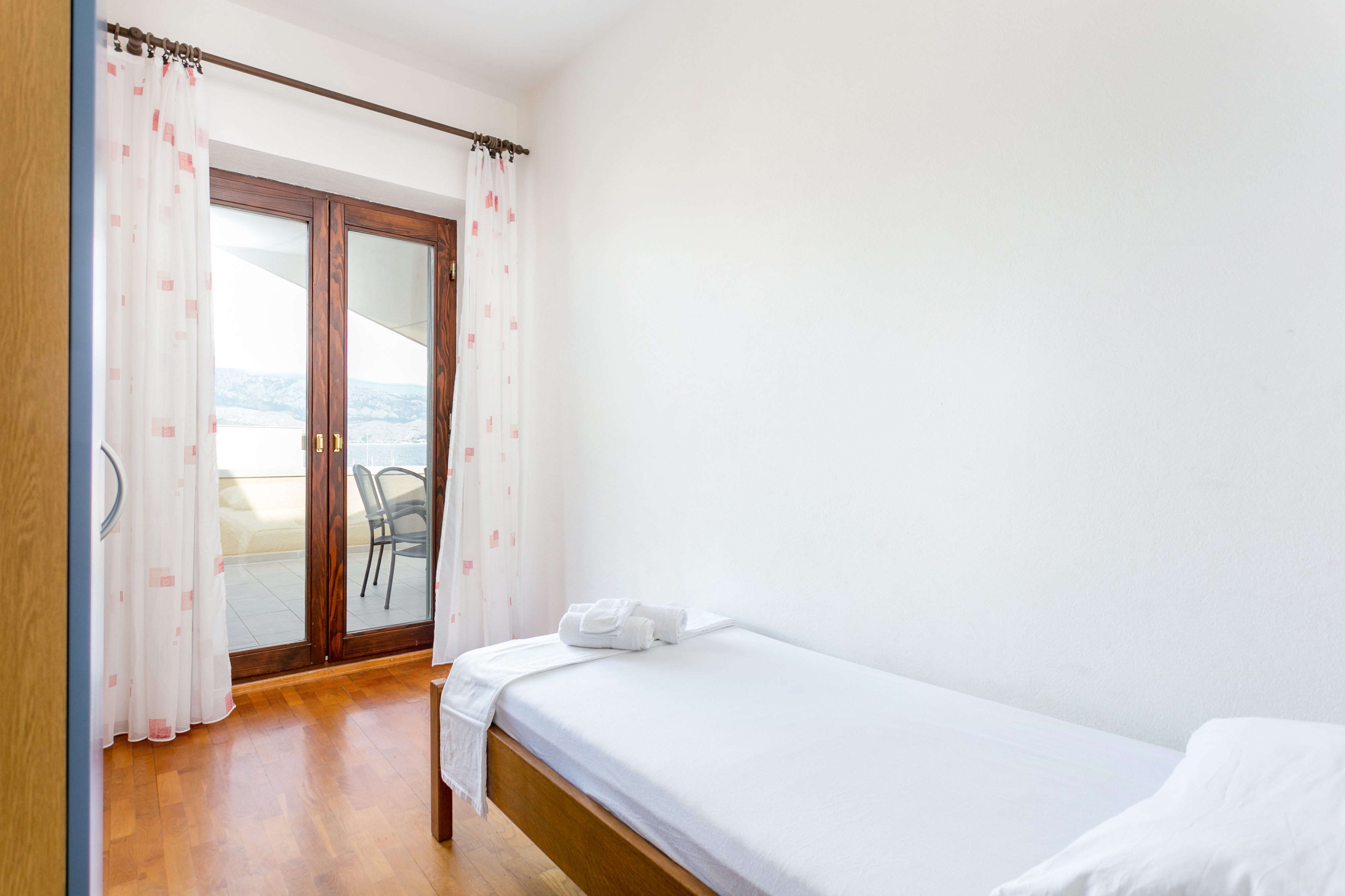 Three bedroom apartment with terrace and sea view Postira, Brač  A-b