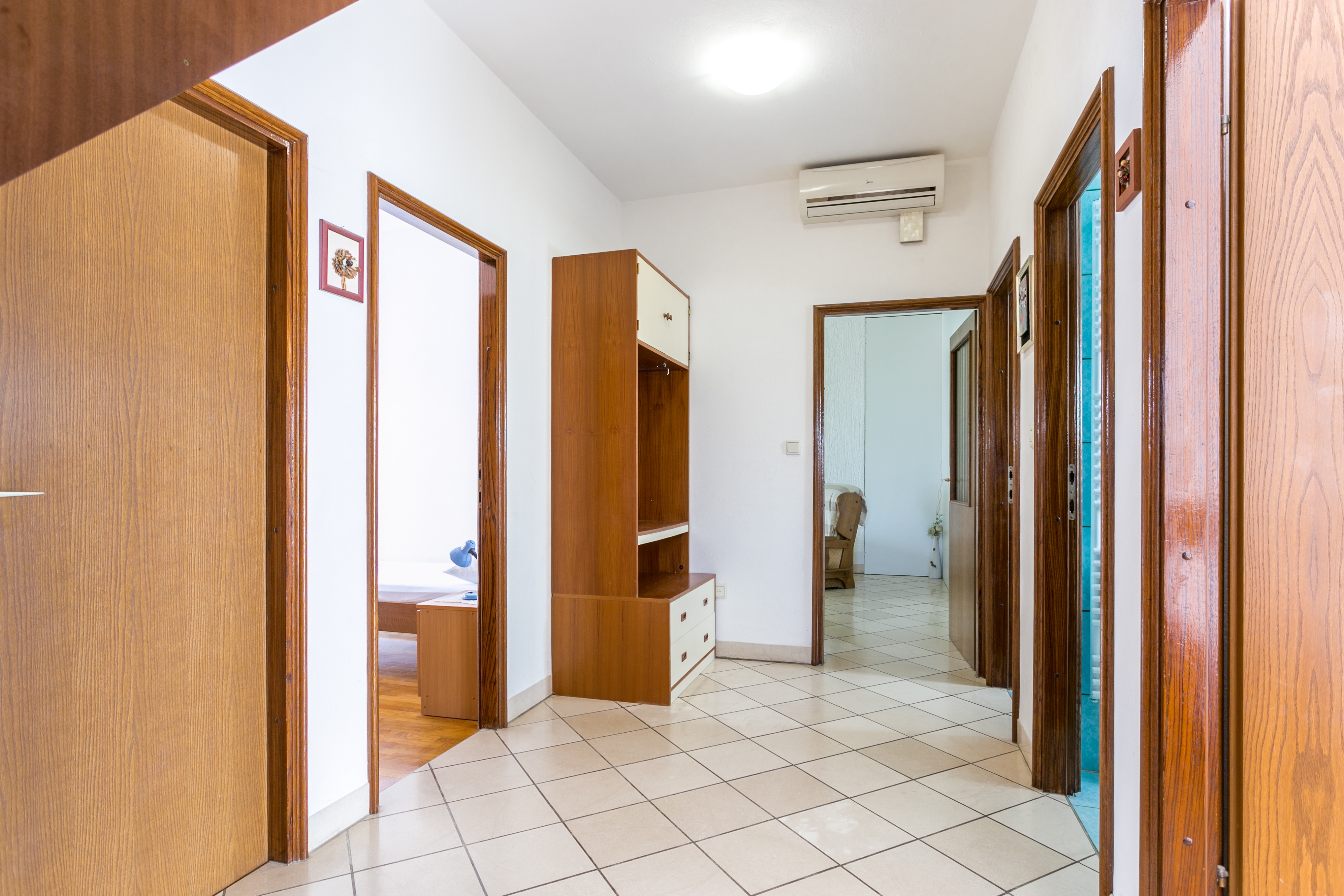 Three bedroom apartment with terrace and sea view Postira, Brač  A-b