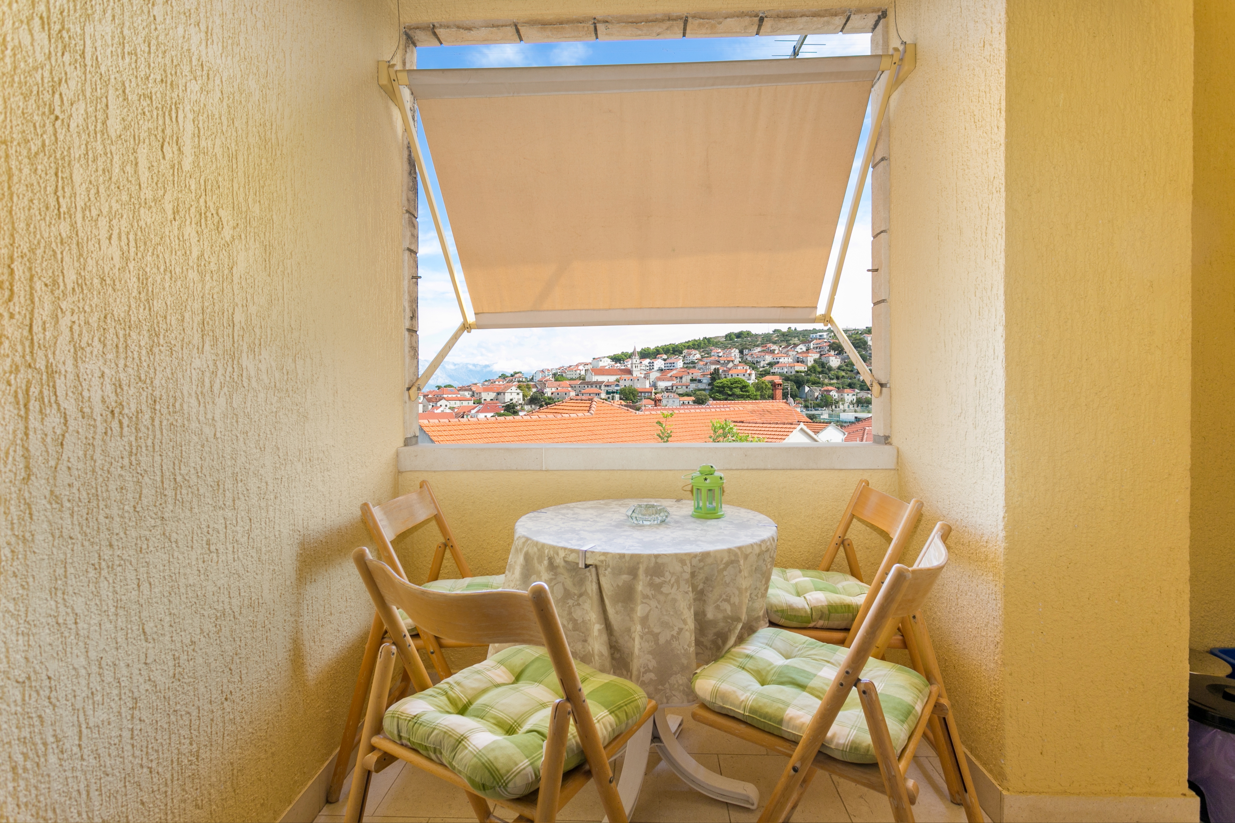Two bedroom apartment with terrace and sea view Postira, Brač  A-c