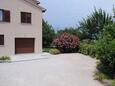 Presika, Labin, Parking 7390 - Appartement avec une plage de galets.