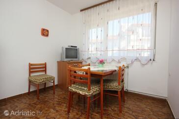 Dining room Pješčana Uvala, Dining room in the apartment, WIFI.