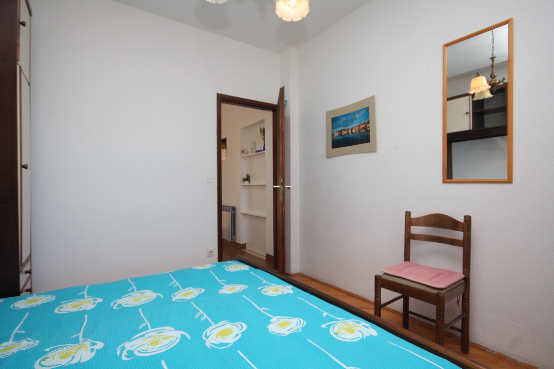One bedroom apartment with balcony and sea view Postira, Brač  A-b