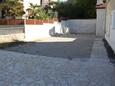 Parking lot Štrmac, Labin, Parking lot 7402 - Apartments with pebble beach.