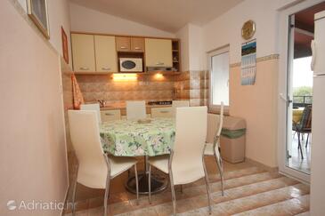 Dining room Funtana, Dining room in the apartment, dopusteni kucni ljubimci i WIFI.