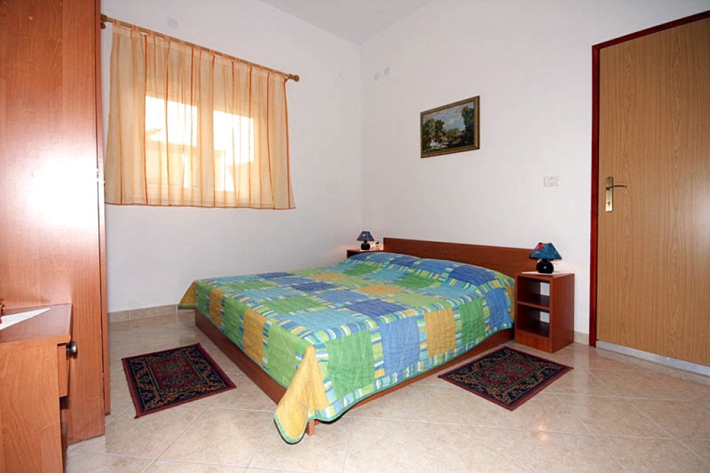 One bedroom apartment with terrace Pula  A-a