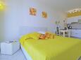 Ložnice Rabac, Ložnice v ubytování typu studio-apartment, s klimatizací, domácí mazlíčci povoleni a WiFi.