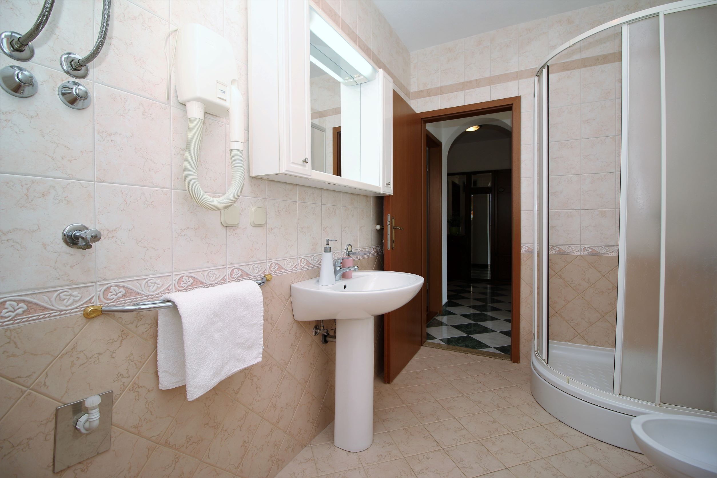 One bedroom apartment with terrace Rabac, Labin  A-b