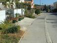 Parking lot Pula, Pula, Parking lot 7432 - Apartments with pebble beach.