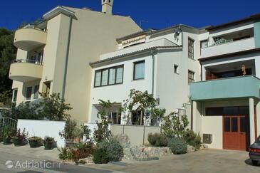 Property Pula, Pula, Property 7432 - Apartments with pebble beach.