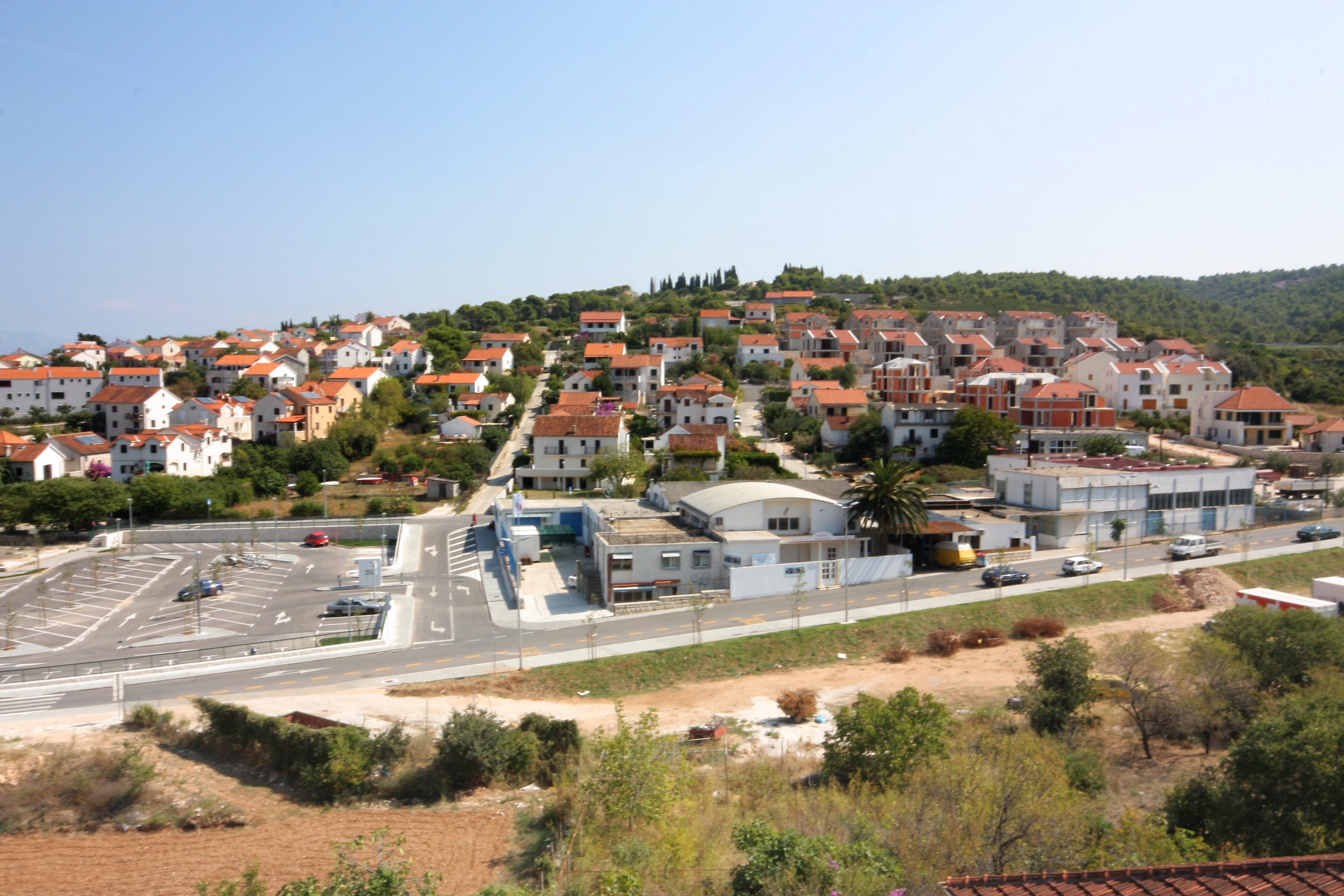 Dvosobni apartman s terasom i pogledom na more Sutivan, Brač  A-a