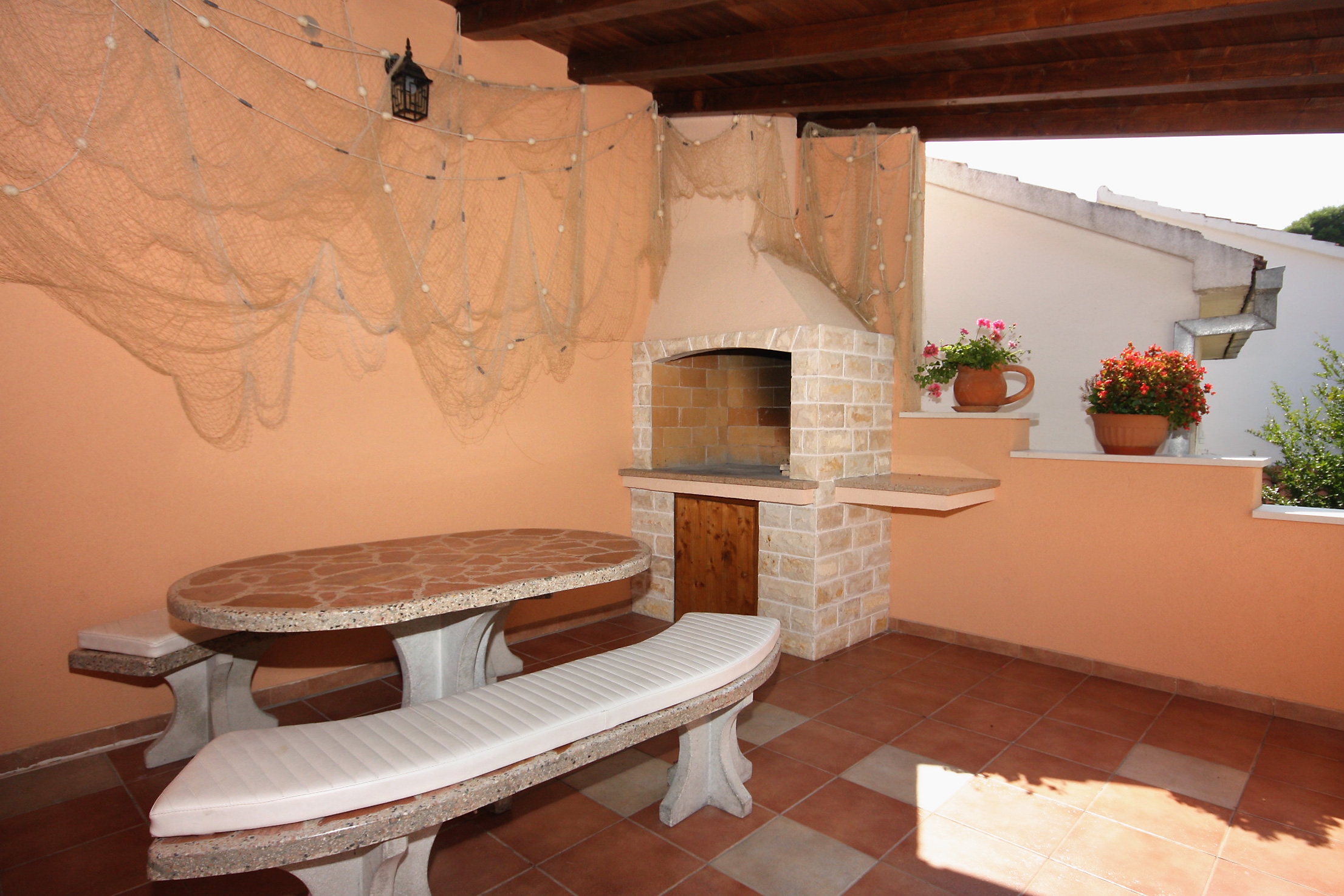 Dvosobni apartman s terasom i pogledom na more Sutivan, Brač  A-a