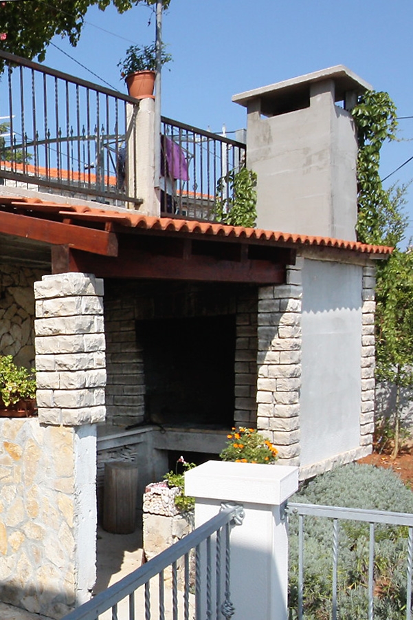 Dvosobni apartman s terasom i pogledom na more Sutivan, Brač  A-a