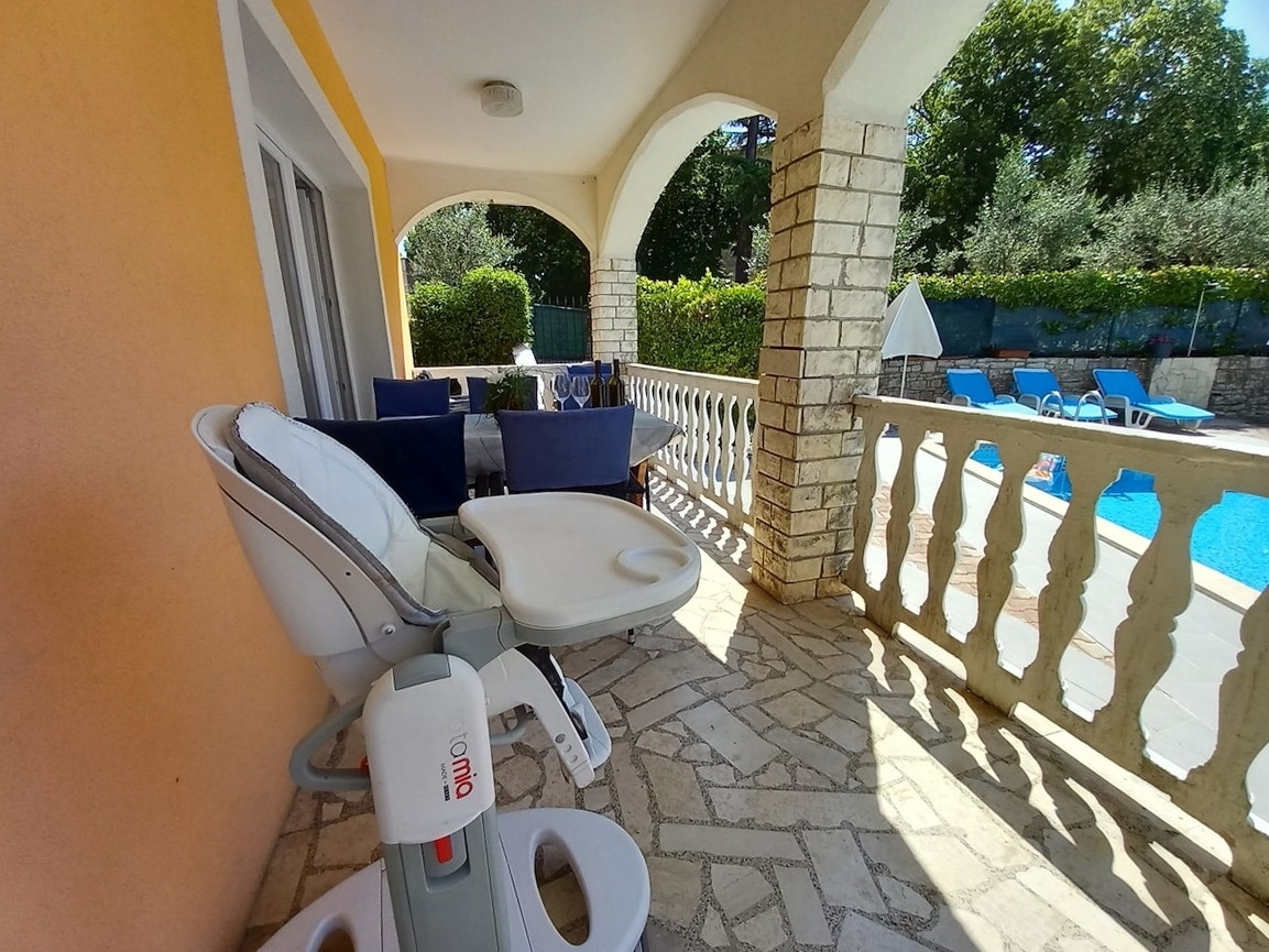 Three bedroom apartment with terrace Nedešćina, Central Istria - Središnja Istra (A-7455-a)