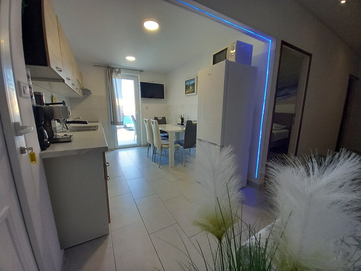 Two bedroom apartment with terrace Nedešćina, Central Istria - Središnja Istra (A-7455-b)